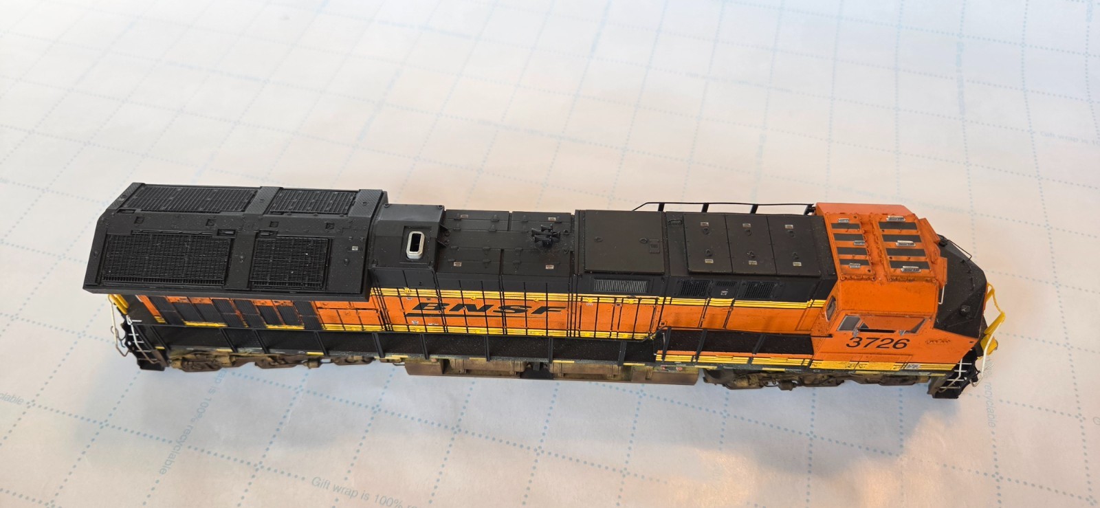 Custom Weathered ScaleTrains HO Scale BNSF ET44C4 #3726 w/ DCC & Sound