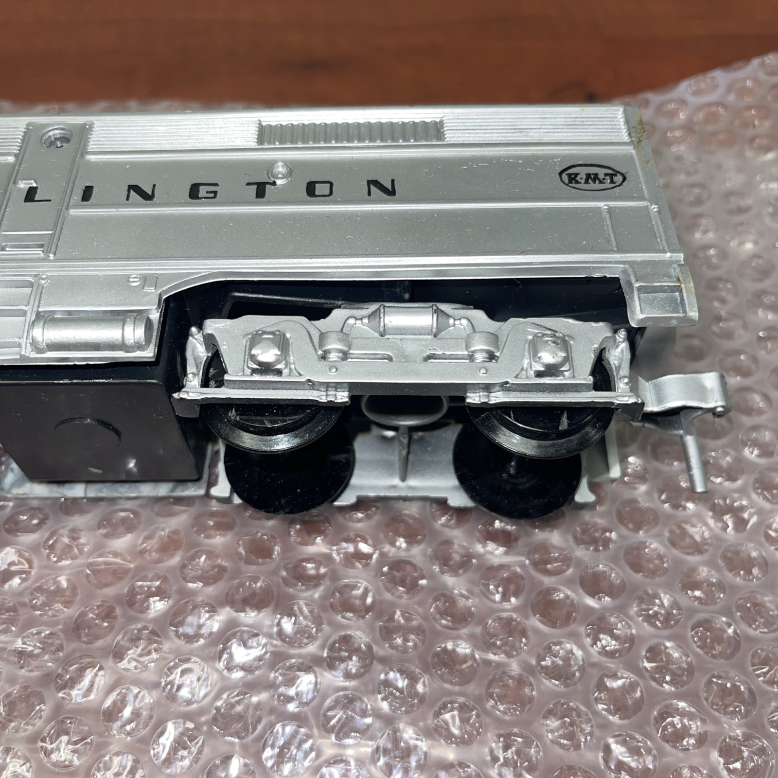 KMT Kusan Auburn Train 2716 ALCO DIESEL LOCOMOTIVE BURLINGTON SHELL No Motor