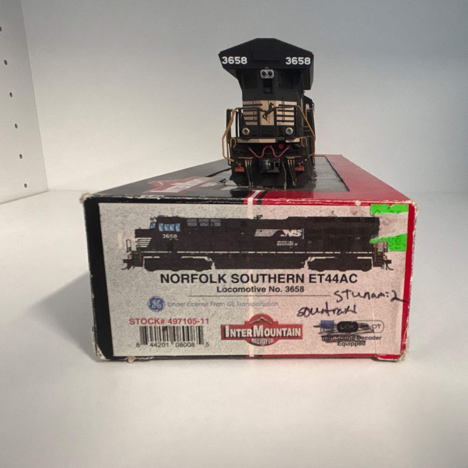 InterMountain HO Norfolk Southern ET44AC Diesel Locomotive Weathered DCC/Snd