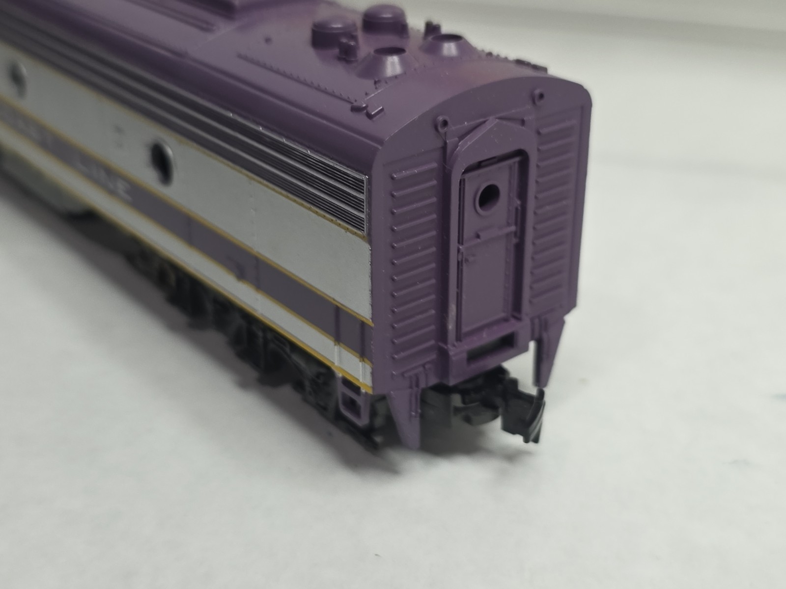 AHM/Mehano HO Scale ACL Atlantic Coast Line E8 Diesel Loco AA Power & Dummy Runs