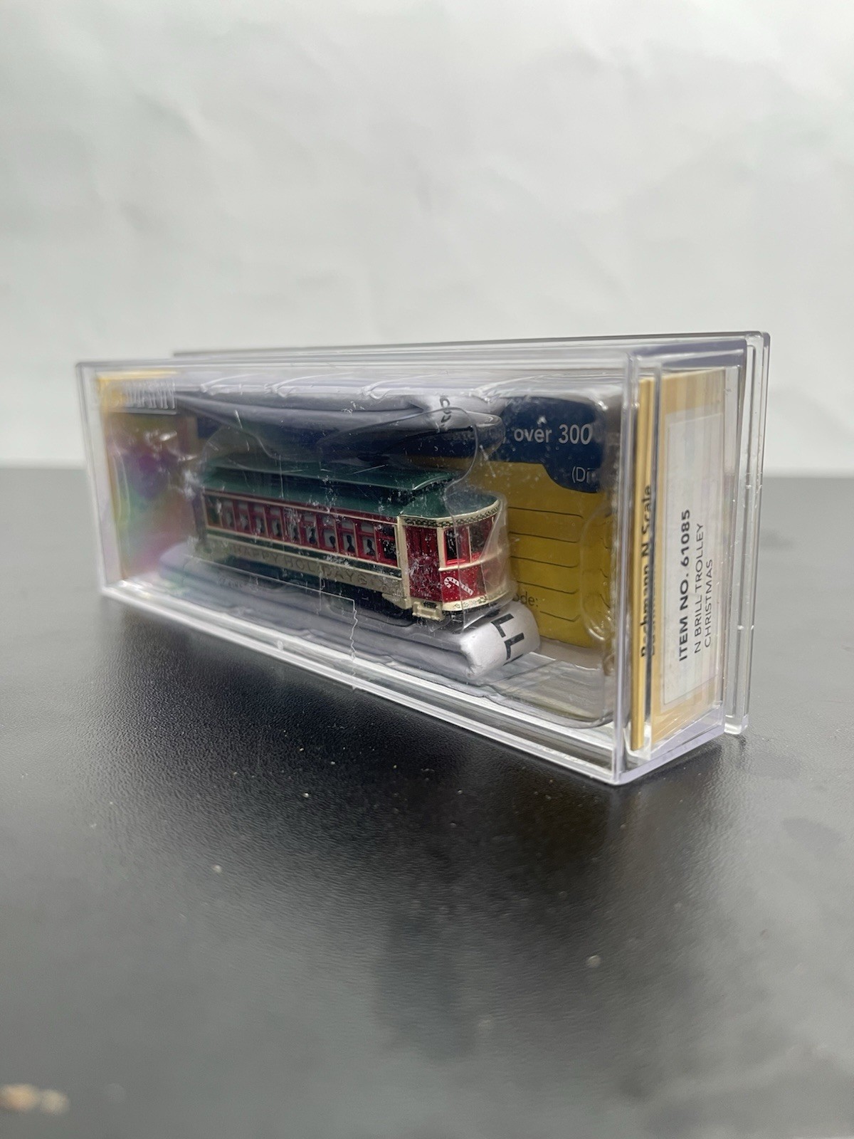 Bachmann 61085 N Scale Christmas Brill Trolley Motorized Streetcar NEW