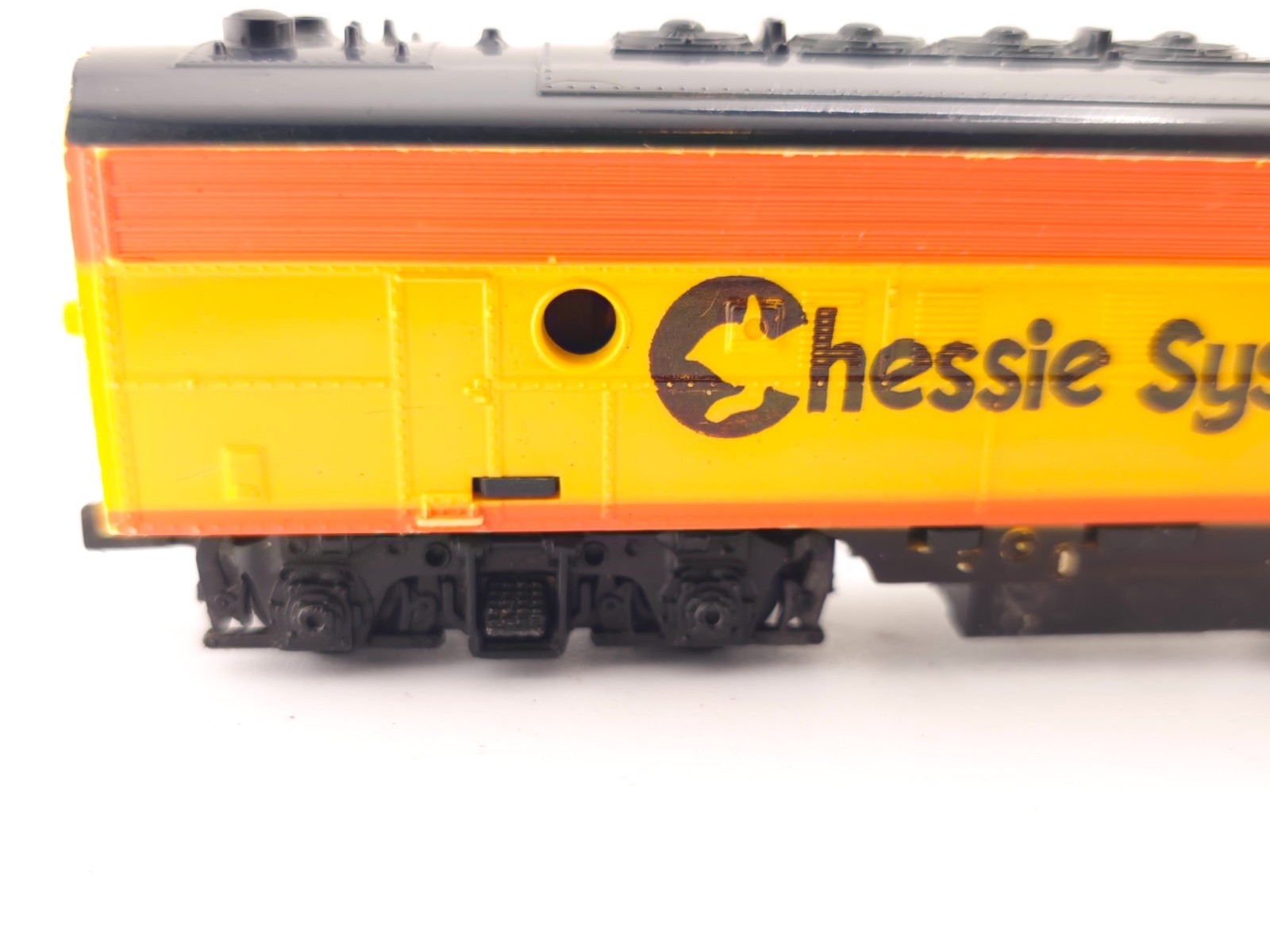 READ Life-Like HO Scale Chessie System Powered F7A Diesel Locomotive C & O 4472