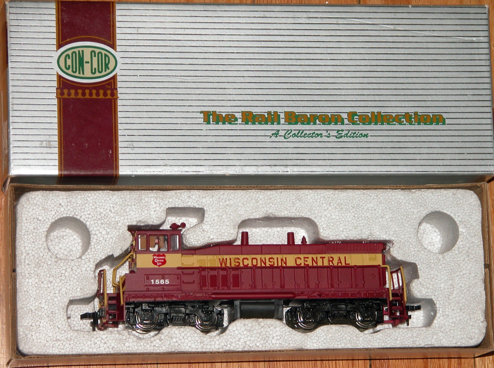 HO CON-COR 0001-155802 MP-15 DIESEL SWITCHER WISCONSIN CENTRAL WC # 1565
