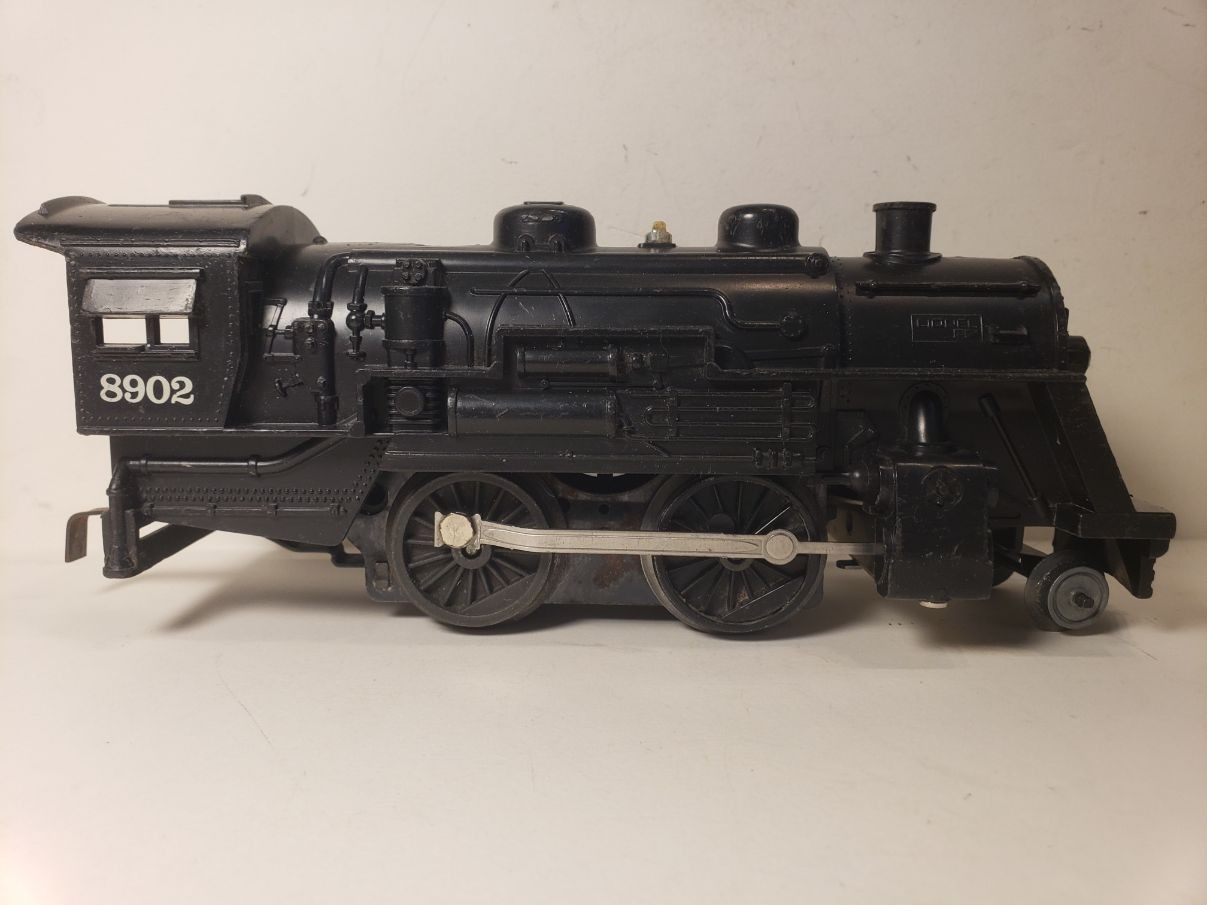 Lionel 0-27 Steam Locomotive 2-4-0 #8902 MPC