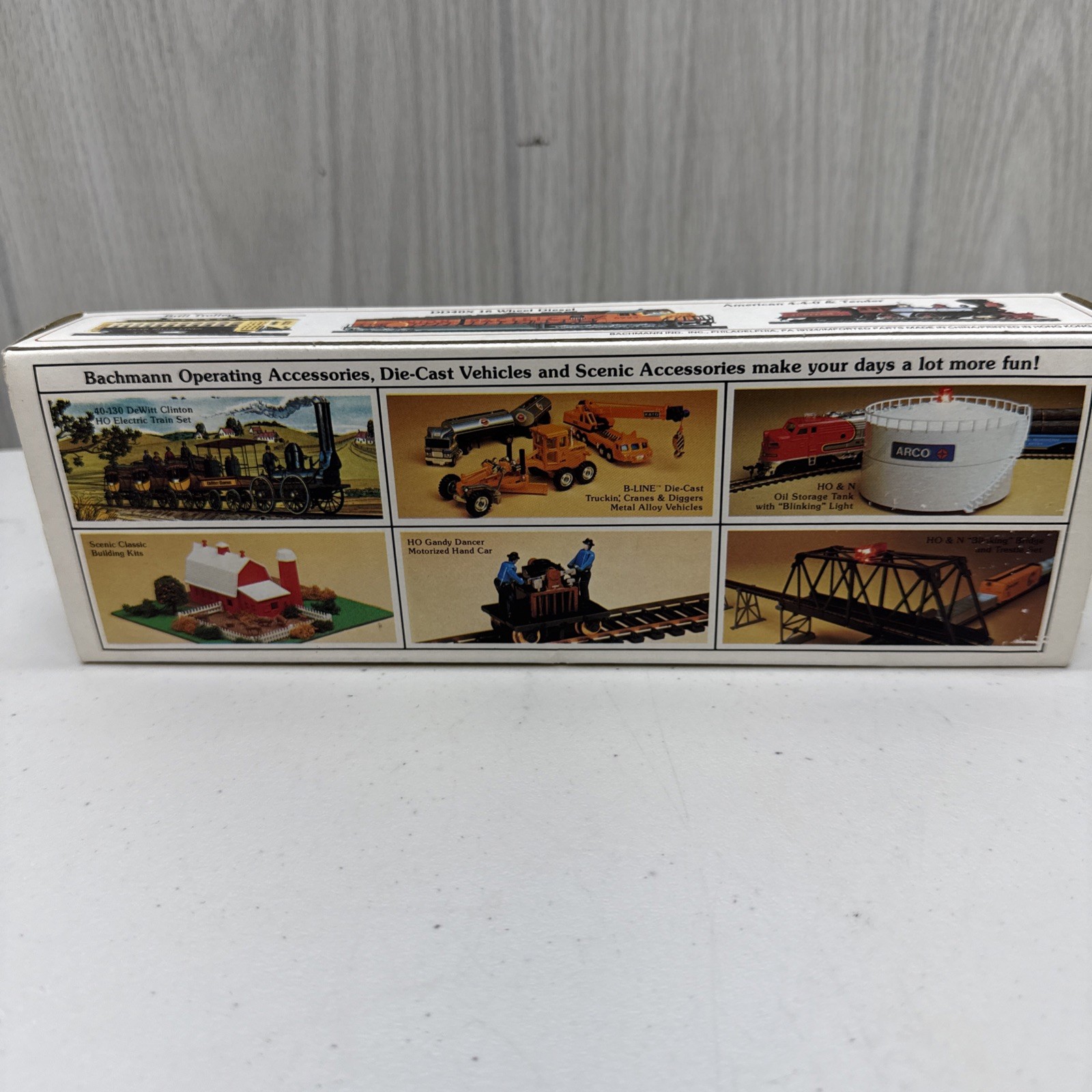 Bachmann HO Gauge Union Pacific GP 40 Gold Colored Engine New