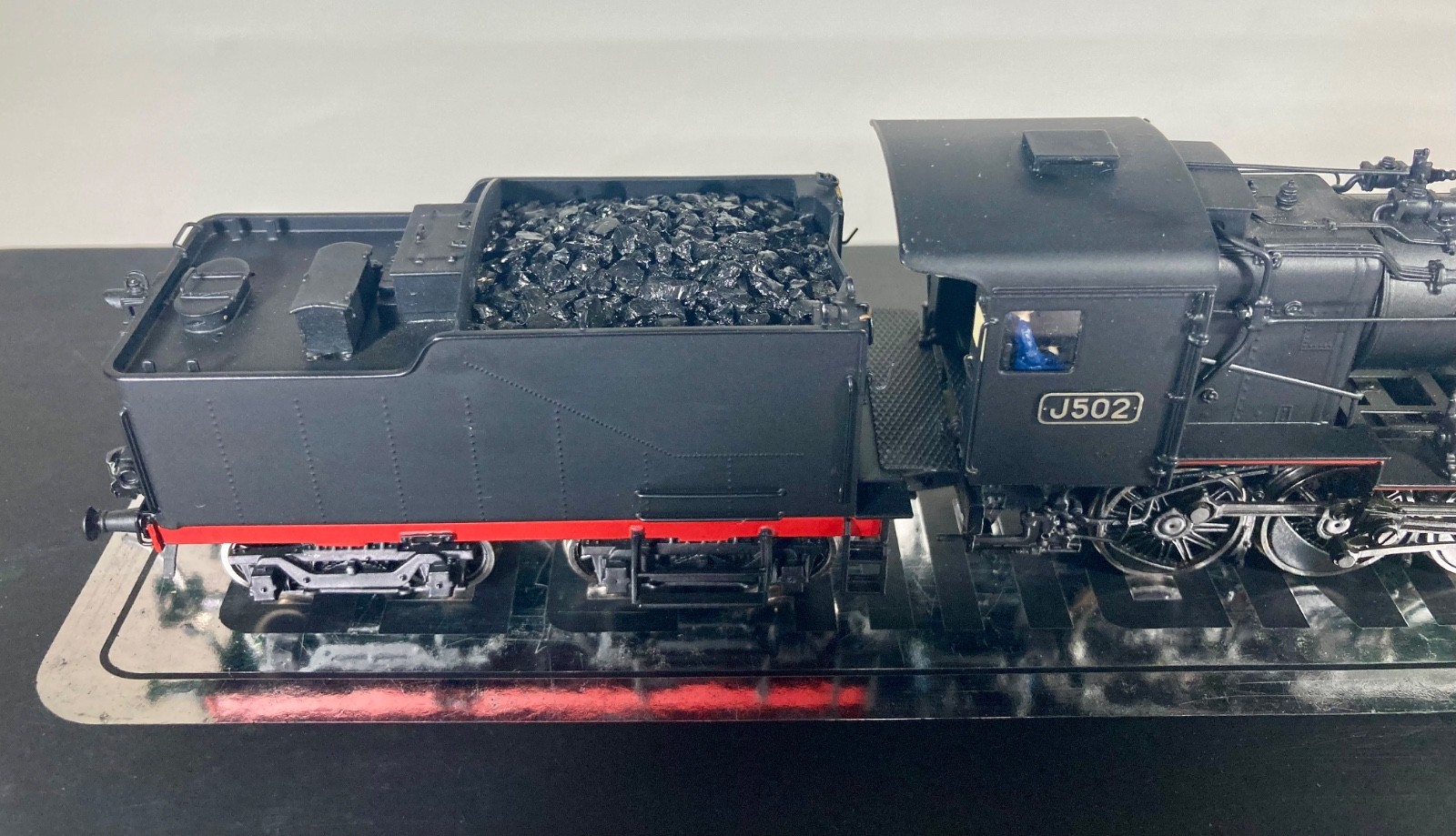 Trainbuilder – Victorian Railways – J Class # J502 Black & Red Steam Locomotive