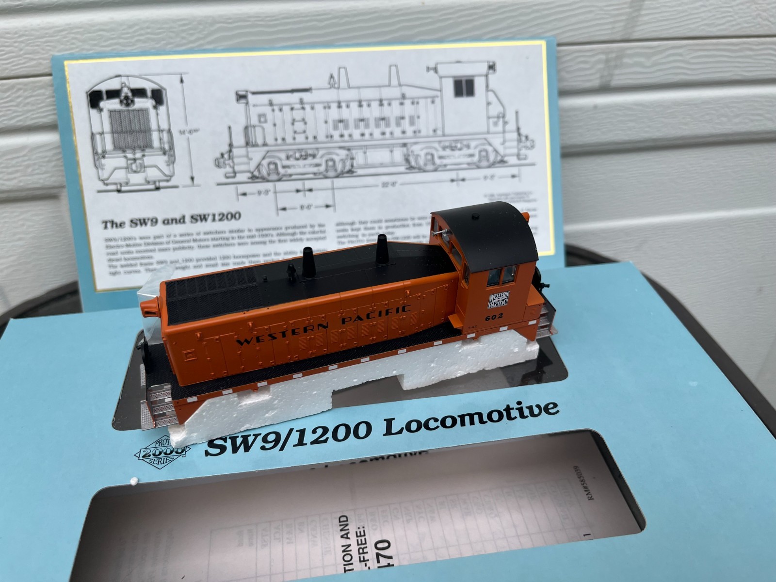 HO CUSTOM WESTERN PACIFIC SW9 #602 SOLID ORANGE LOCOMOTIVE SWITCHER PROTO 2000