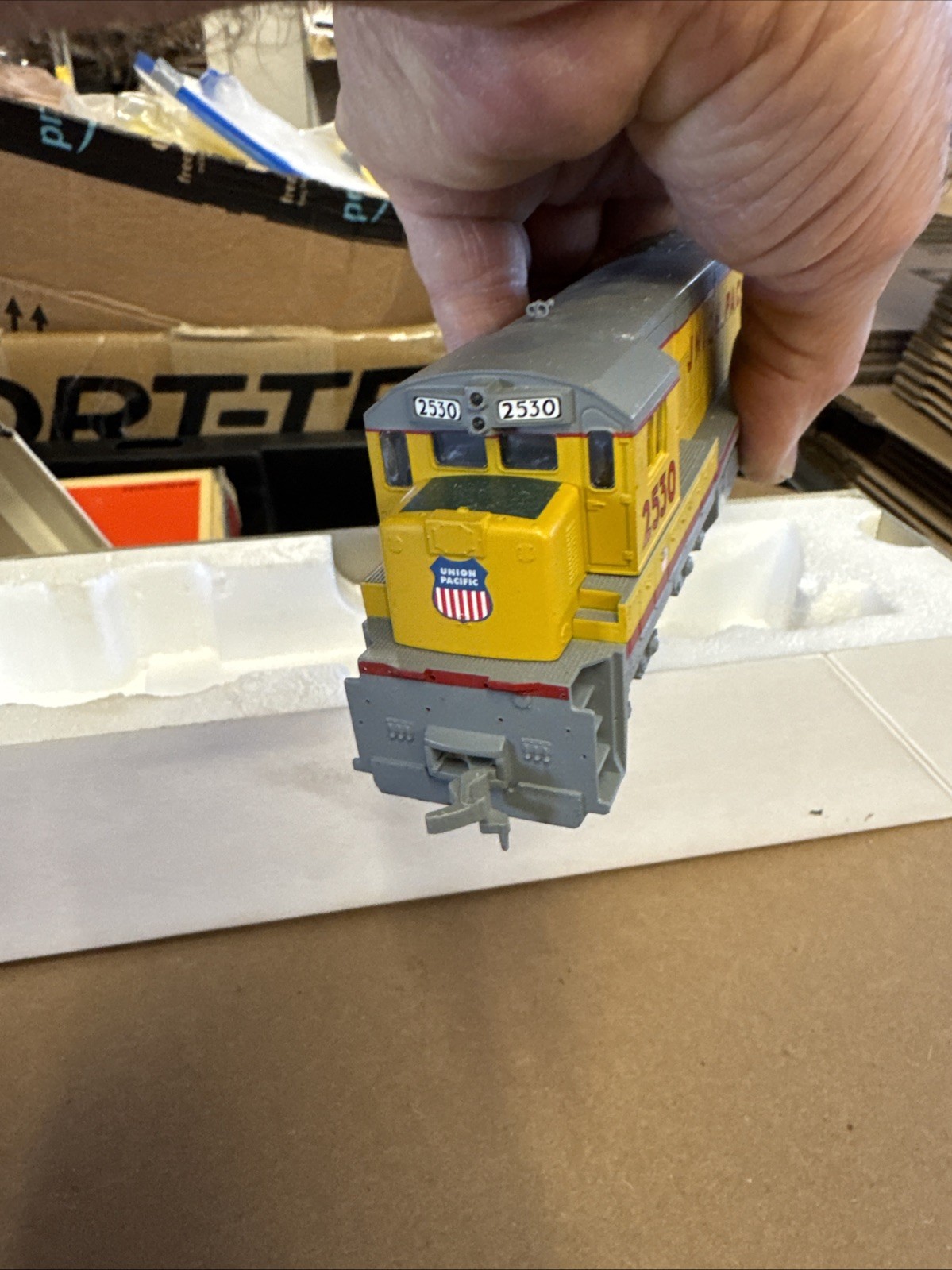 HO Atlas C30-7 Union Pacific #2530 Diesel Locomotive No. 8619 w/ box