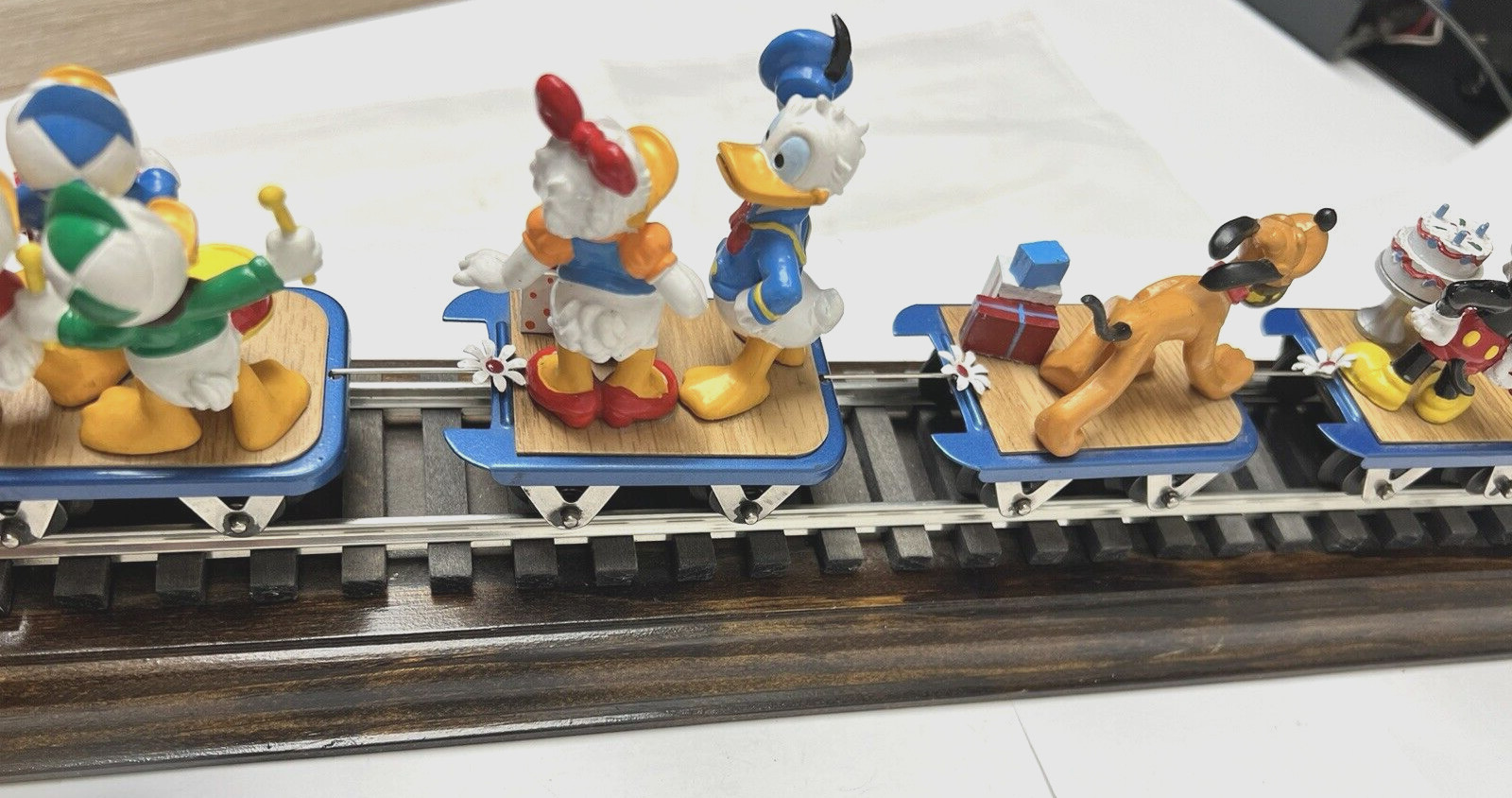 1988 WALT DISNEY PRIDE LINES MICKEY MOUSE HAPPY 60TH BIRTHDAY TRAIN & DISPLAY