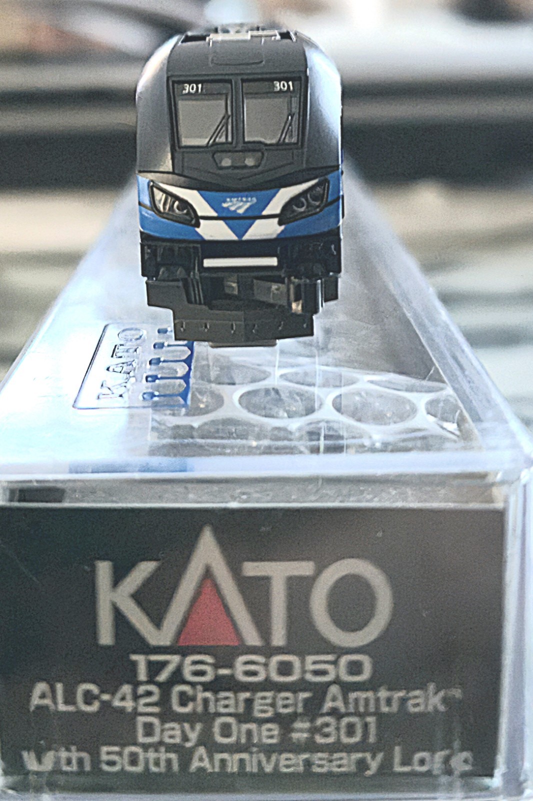 New N-Scale Kato ALC-42 Charger 176-5060 Amtrak Day One #301 DCC and Sound Ready