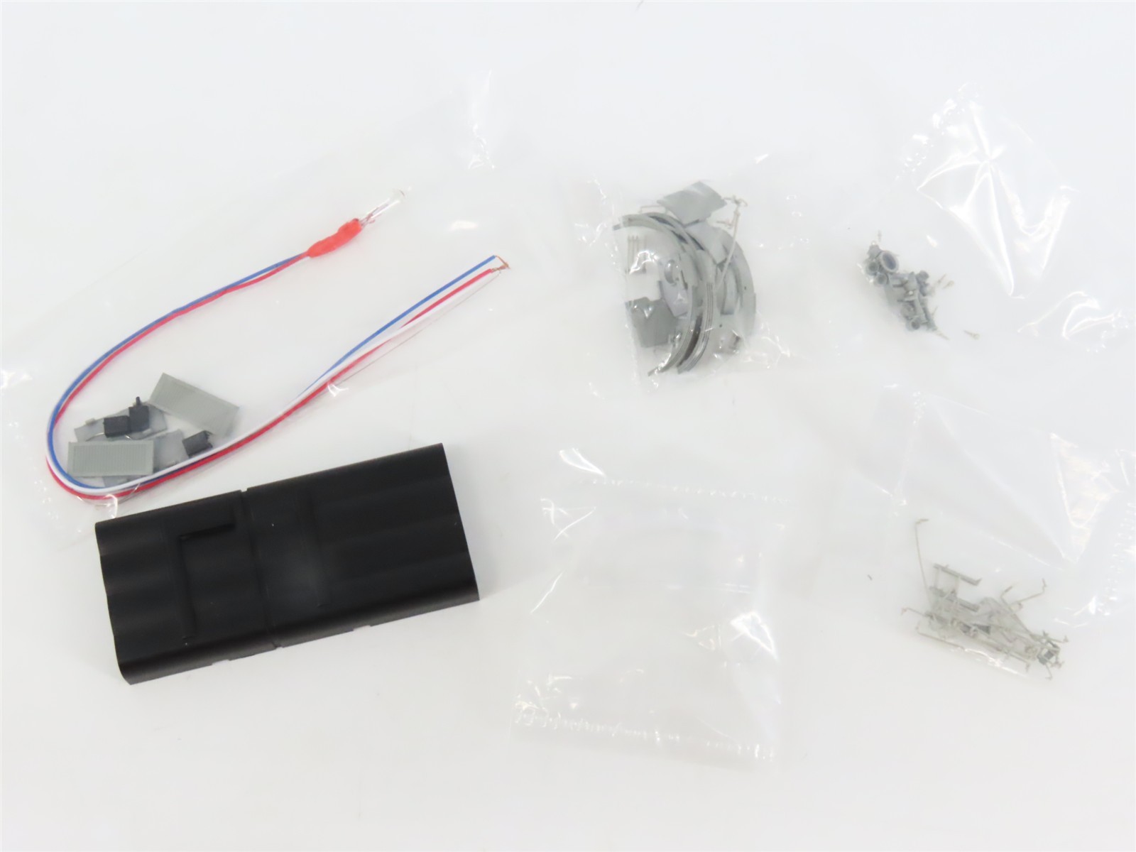 HO Scale Proto 2000 21072 Undecorated EMD E7A Diesel Locomotive – DCC Ready