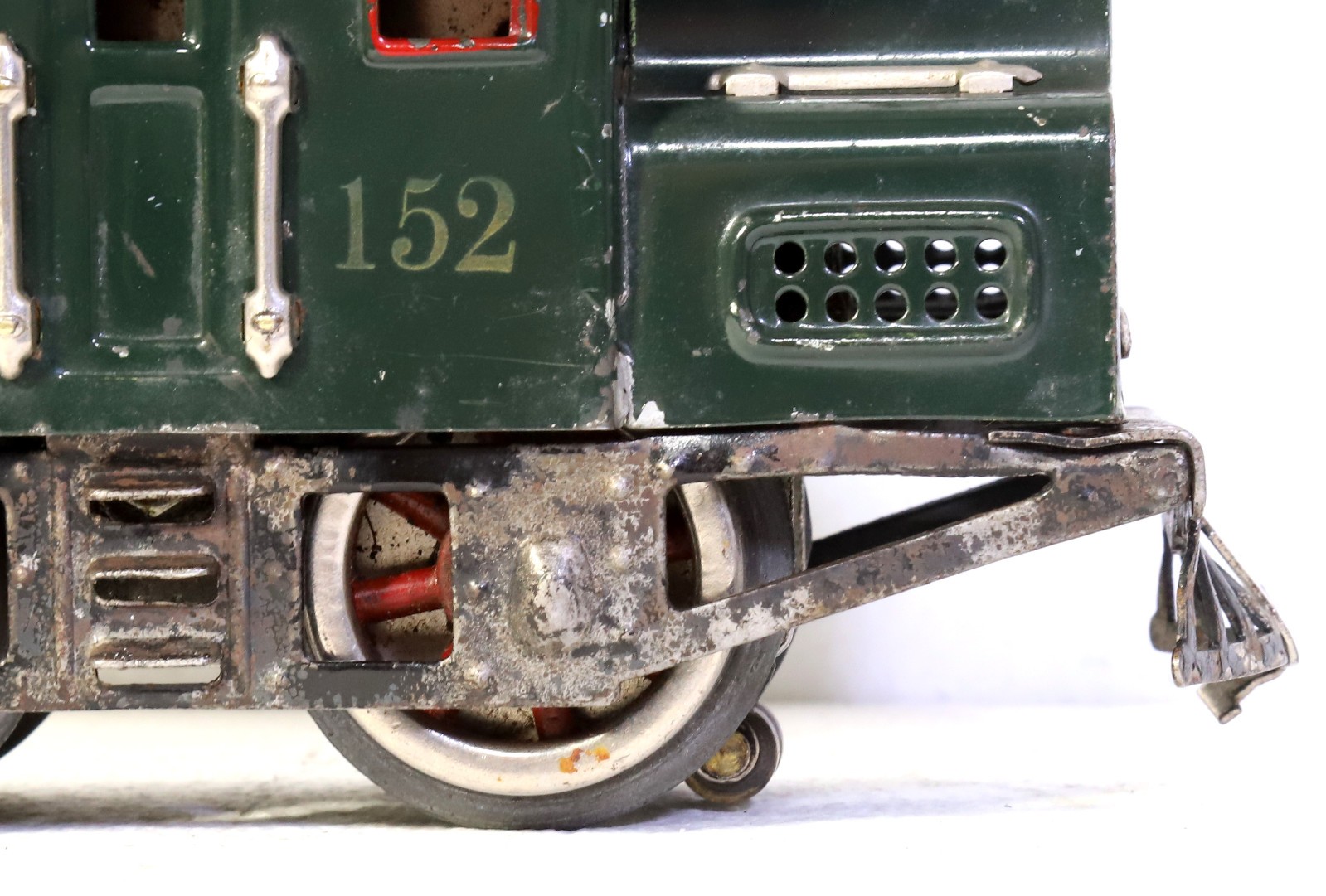 LIONEL PREWAR O GA #152 0-4-0 ELECTRIC, and 629, 630 PASSENGER CARS