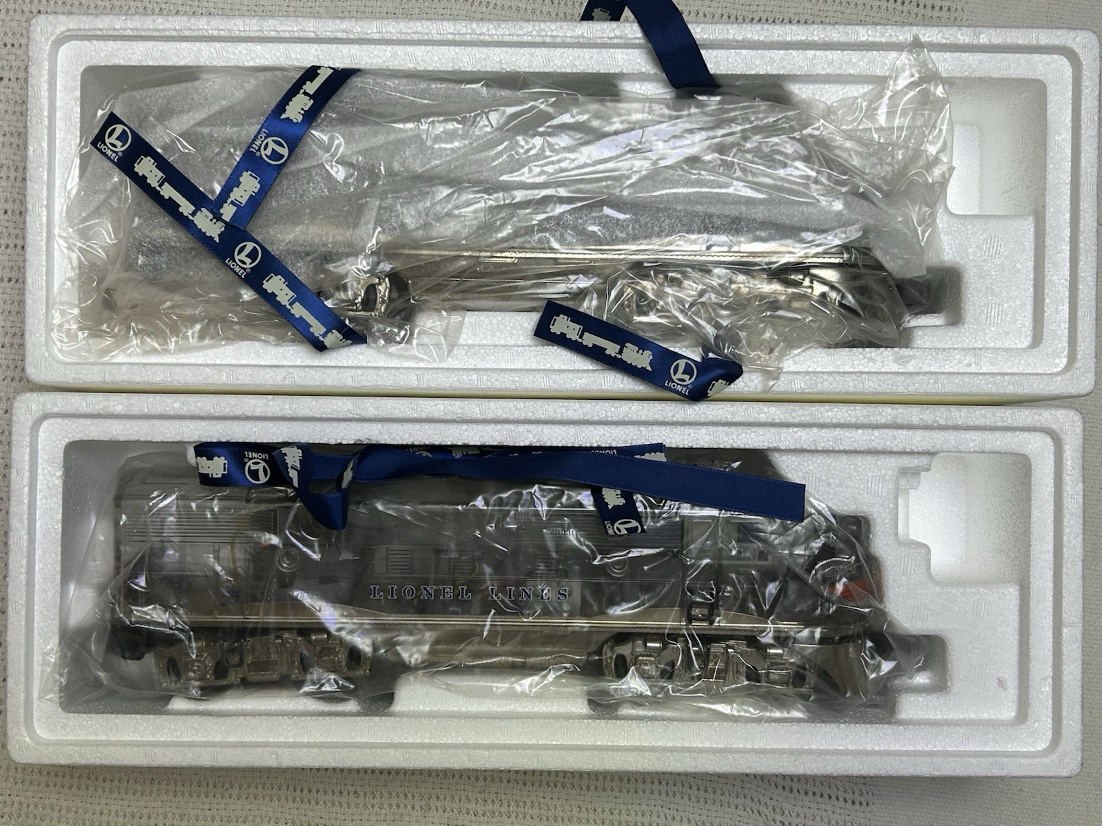 O Lionel 6-38151/2 Clear Can F3A Powered & Dummy Unit Set – (BG TESTED)