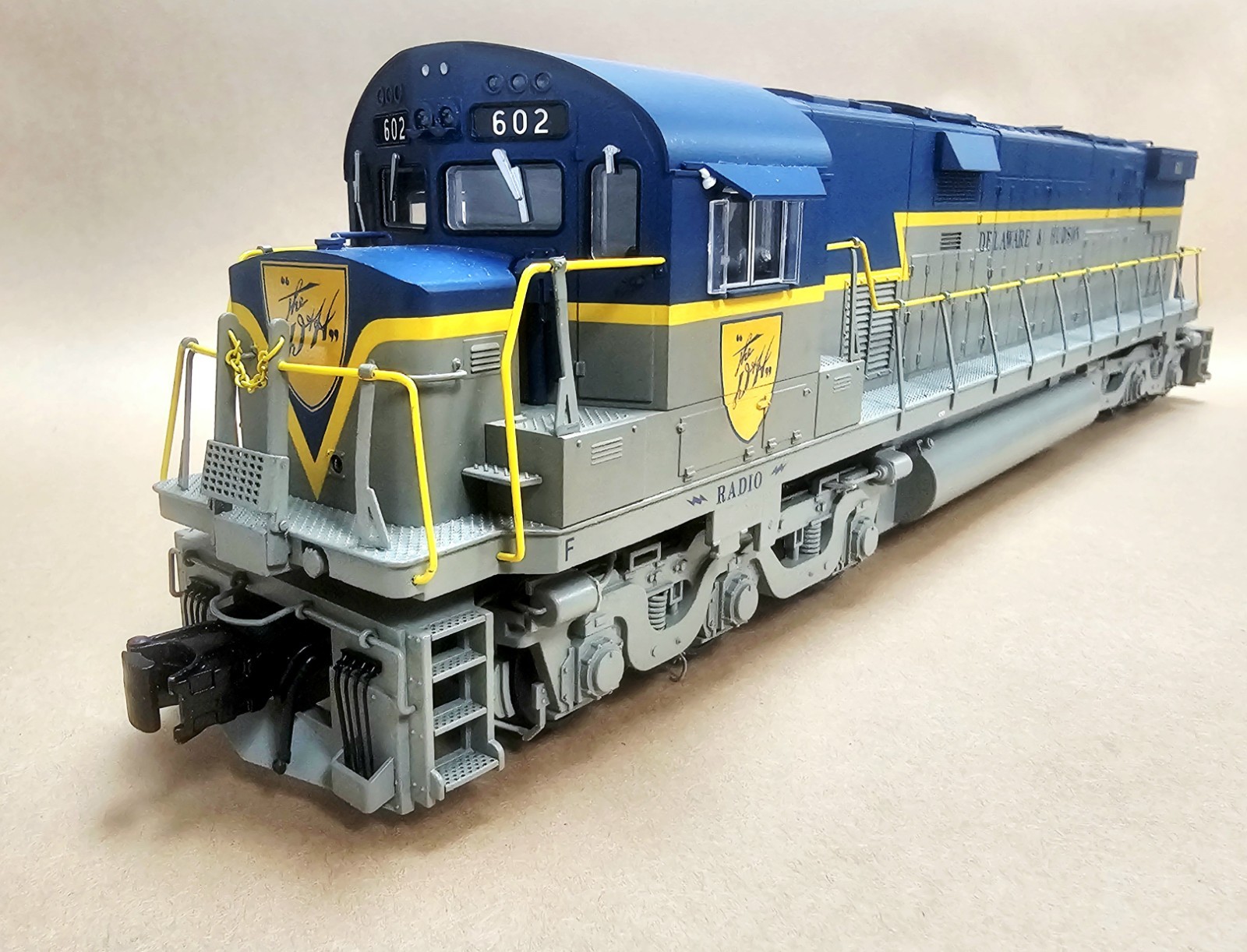 Atlas 1332-3 Delaware & Hudson #602 C-628 Diesel Locomotive O Gauge W/ TMCC