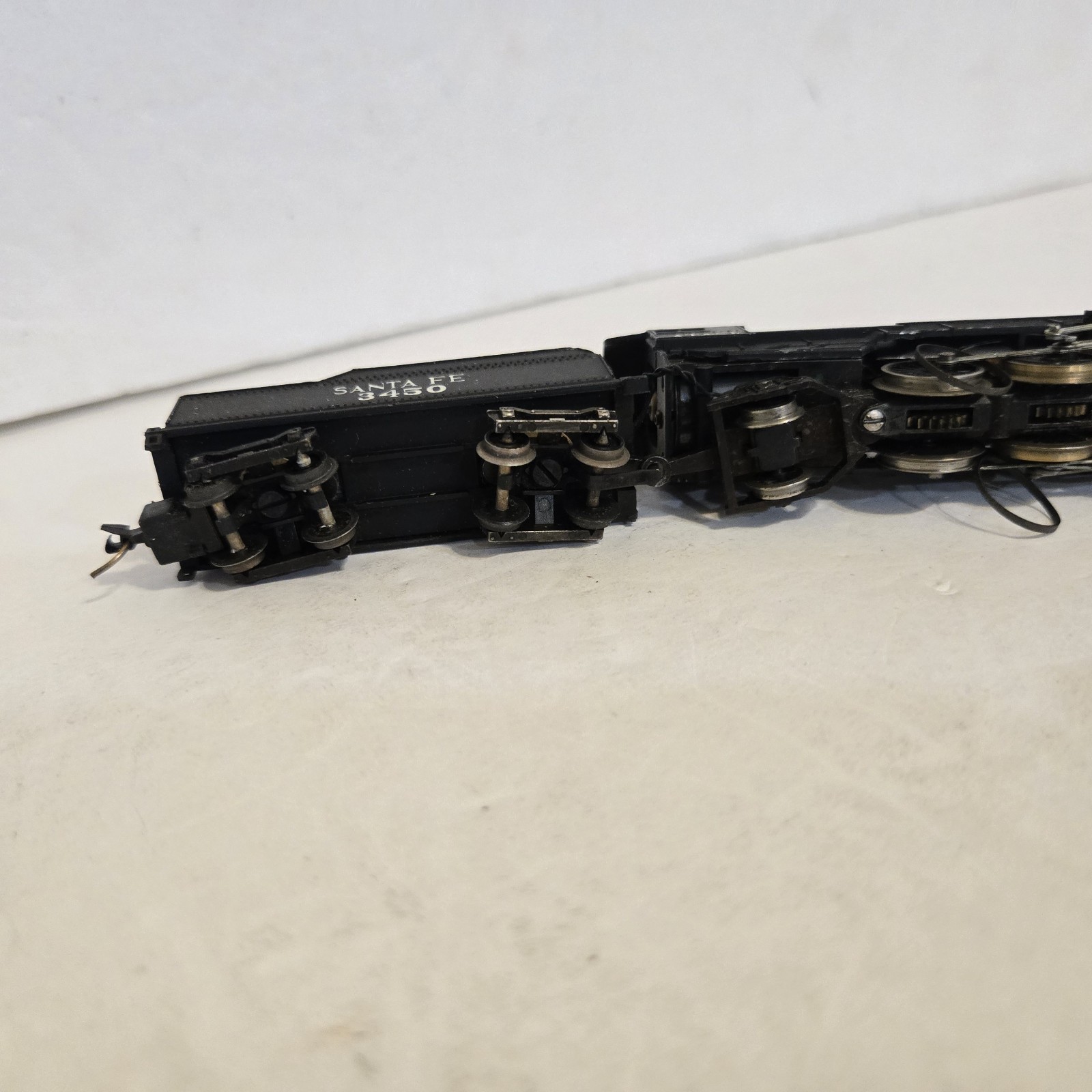 Revell Rapido N Scale Santa Fe 4-6-2 Pacific w/ Tender. Runs. West Germany