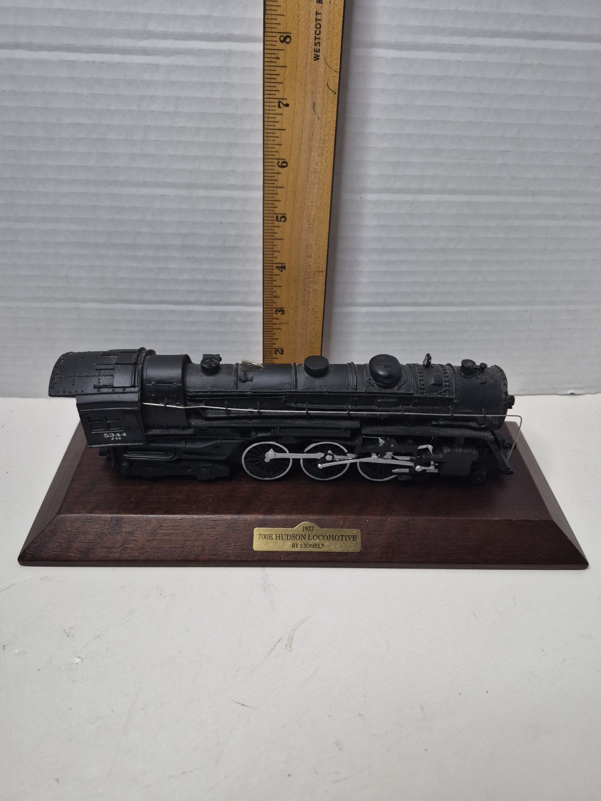 1993 Avon Collectible 1937 700e Hudson Locomotive Train With Base