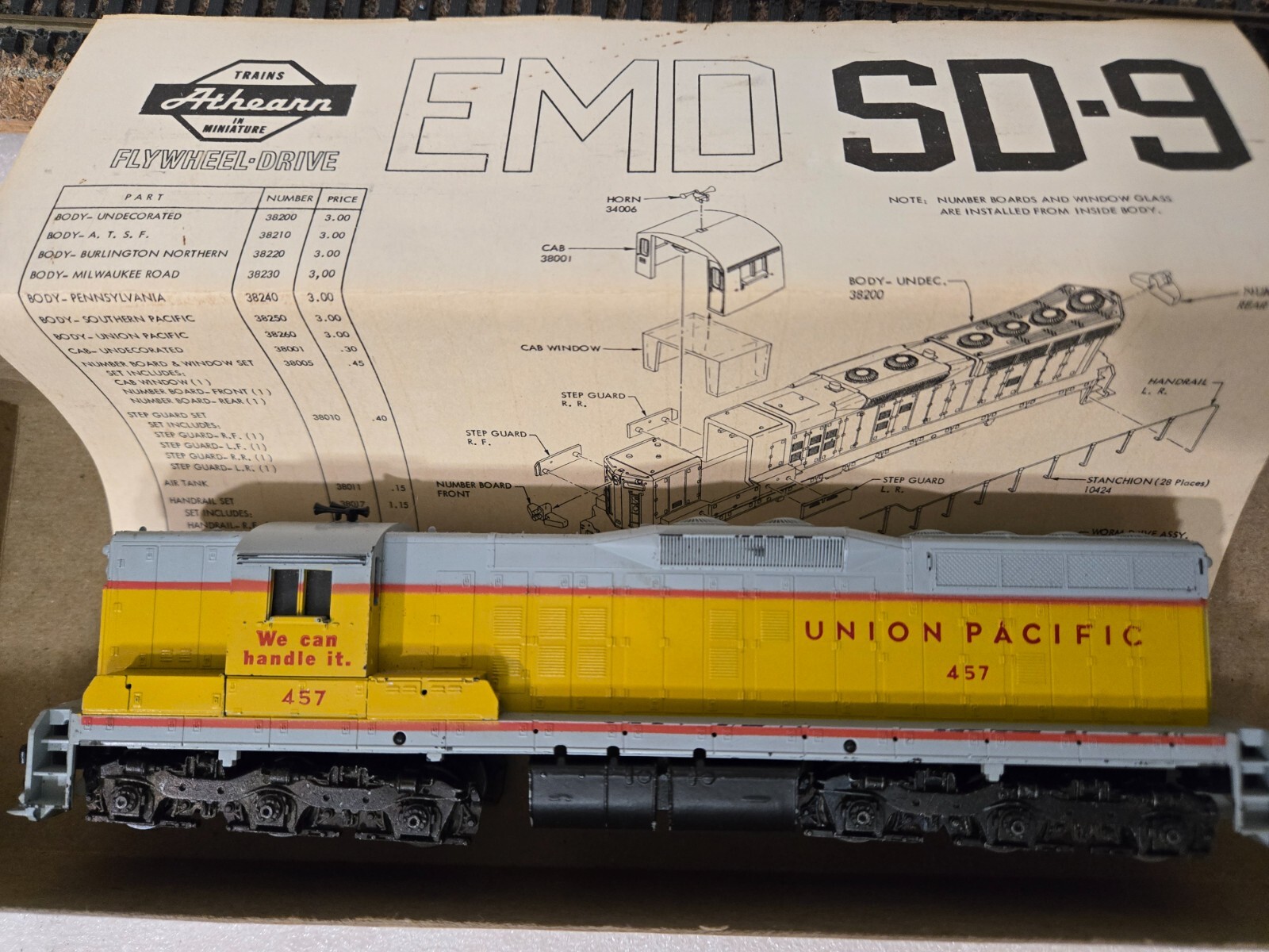 Athearn HO scale 3806 FW SD-9 EMD Powered Diesel Union Pacific 457