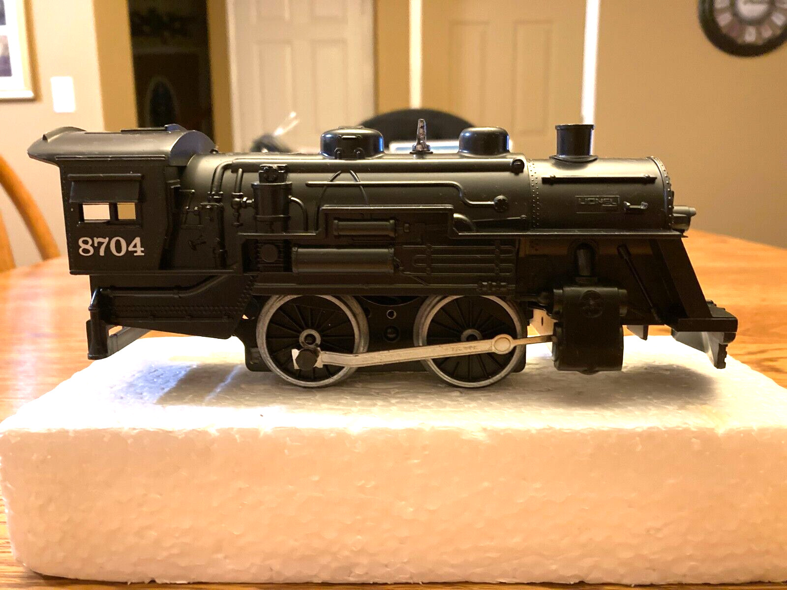 LIONEL 8704 Steam Locomotive Runs Great on AC or DC Power watch video