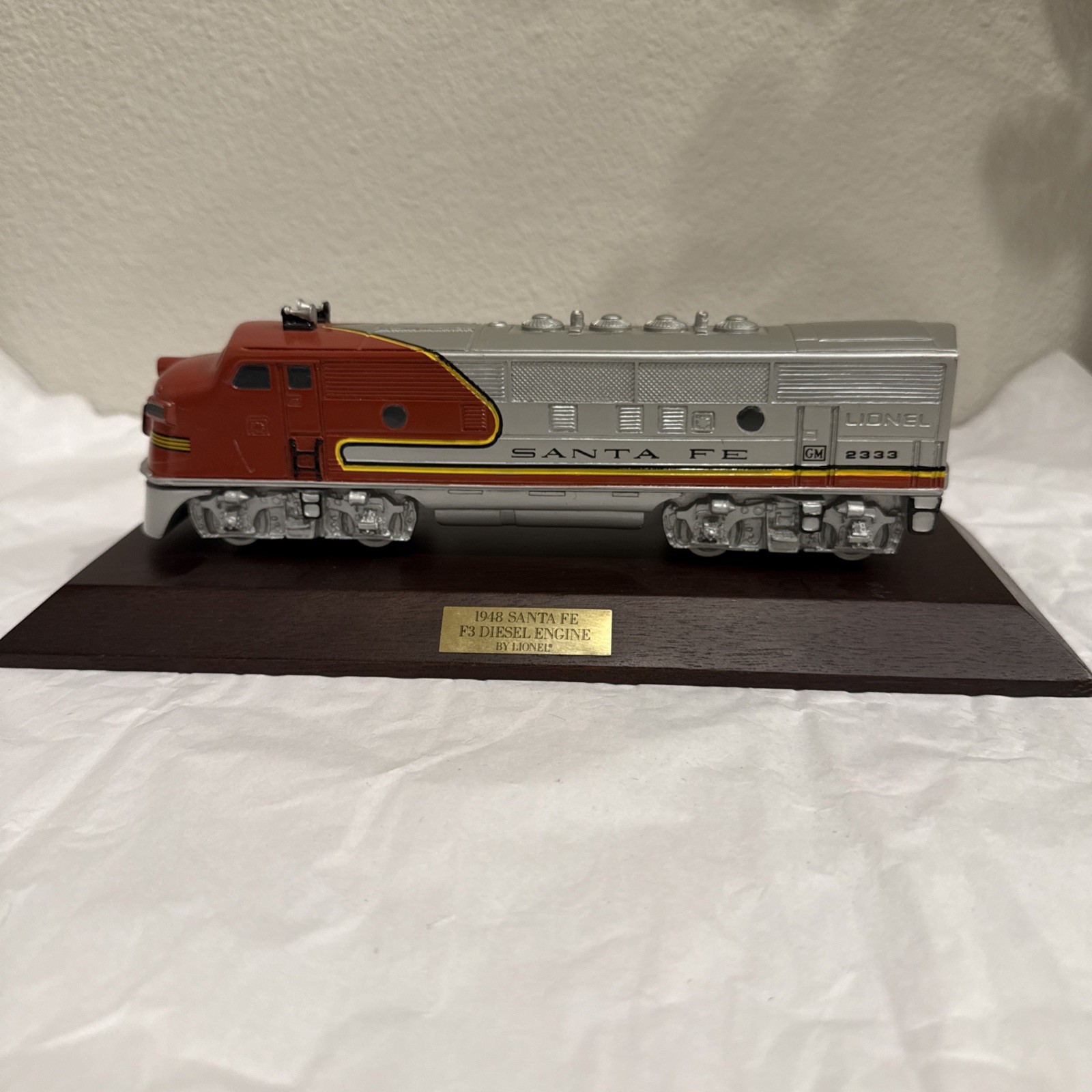 Vintage Avon The Lionel 1948 Santa Fe F3 Diesel Engine Train 1992 #2333