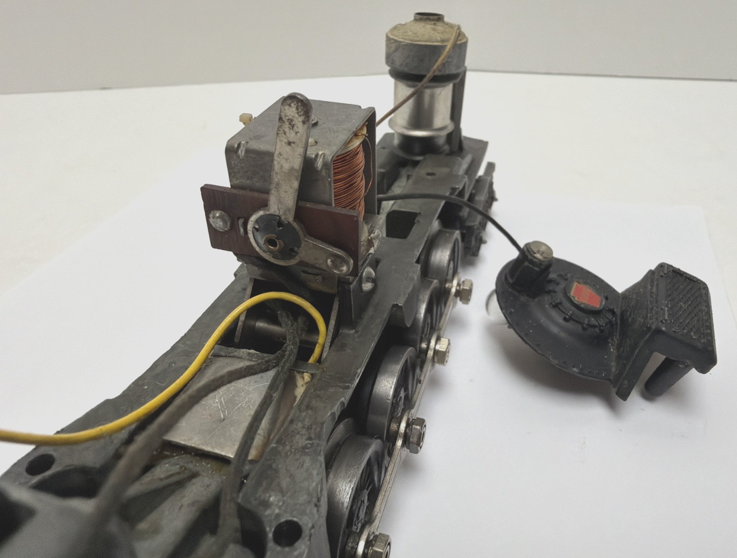 LIONEL POSTWAR O-GAUGE #671 TURBINE LOCOMOTIVE -TESTED ALL WORK GREAT-SEE PHOTOS