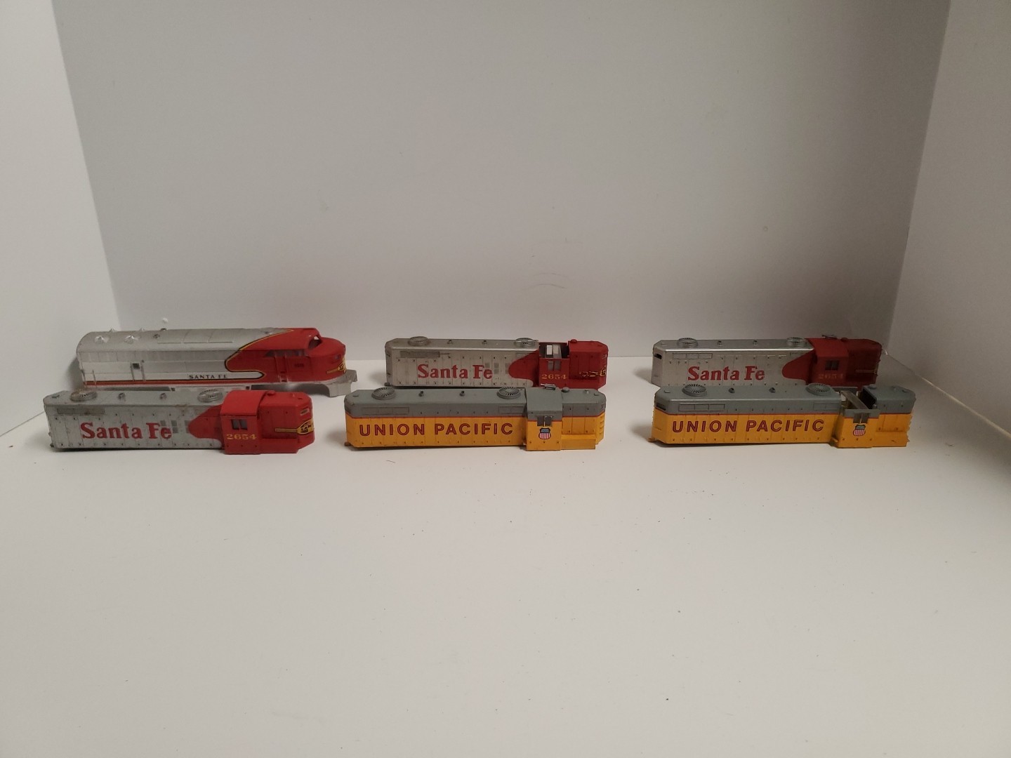 HO Scale UNBRANDED DIESEL CON RAIL SANTA FE UNION SHELL ONLY MIXED Lot Of 15 Bx1