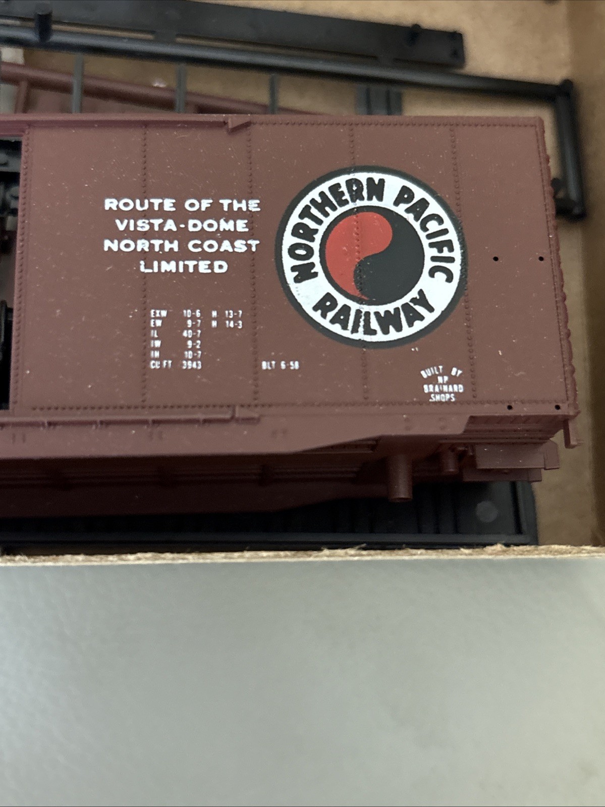 FRONT RANGE HO SCALE LIMITED EDITION NORTHERN PACIFIC 8005 NEW IN BOX