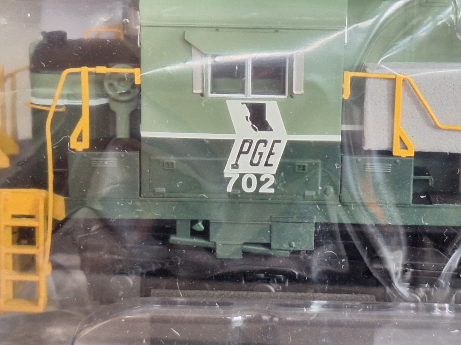 Bowser Executive Line 23455 HO ALCO C-630M Pacific Great Eastern #702 w/ Tsunami