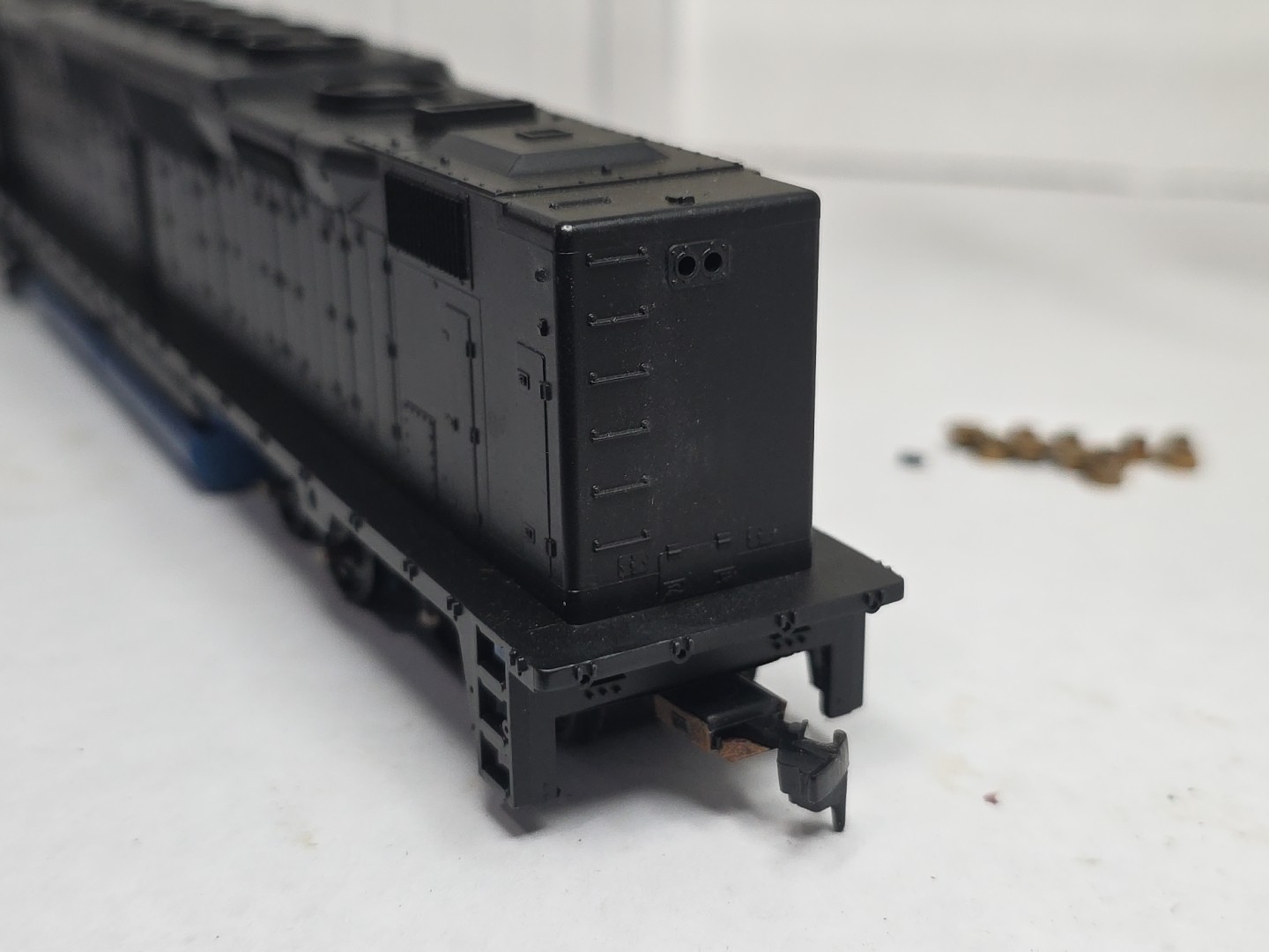 Athearn HO Scale Dummy As Is Undecorated EMD DD40 Diesel Locomotive Read Desc.
