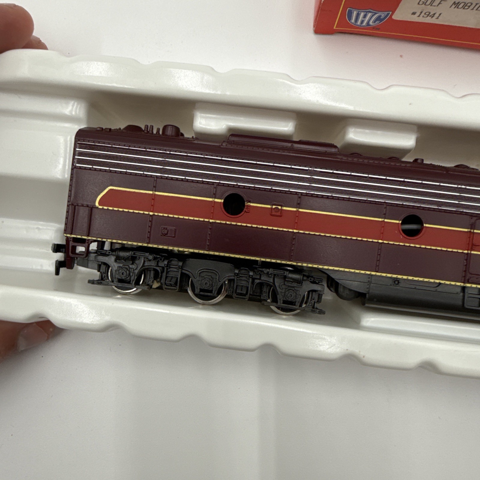 IHC 1941 HO SCALE GULF MOBILE OHIO E-8 A POWERED DIESEL LOCOMOTIVE #100 IN BOX
