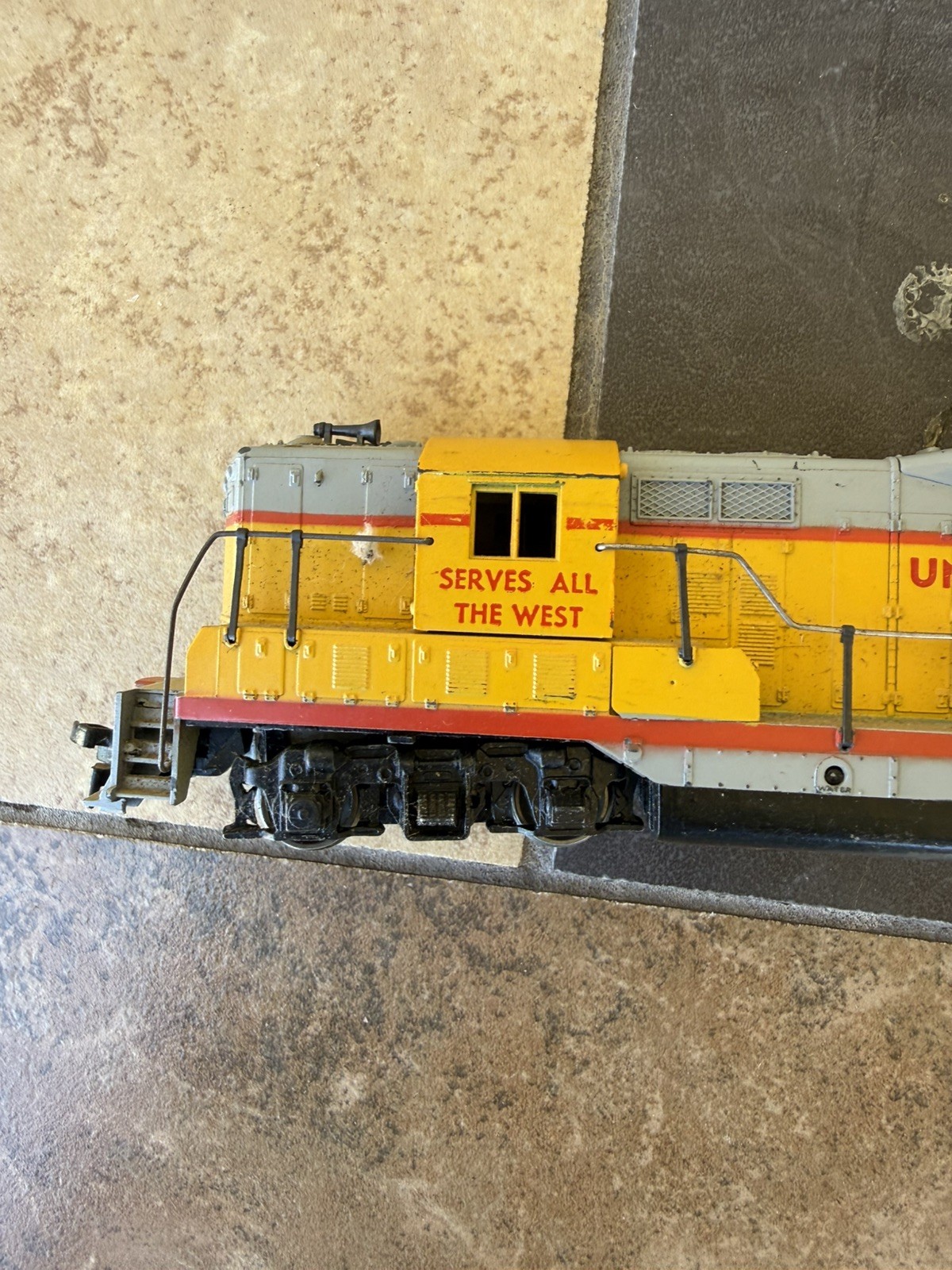 🚂 Vintage Athearn HO Scale Union Pacific EMD GP9 Diesel Locomotive! 🚂 Works!
