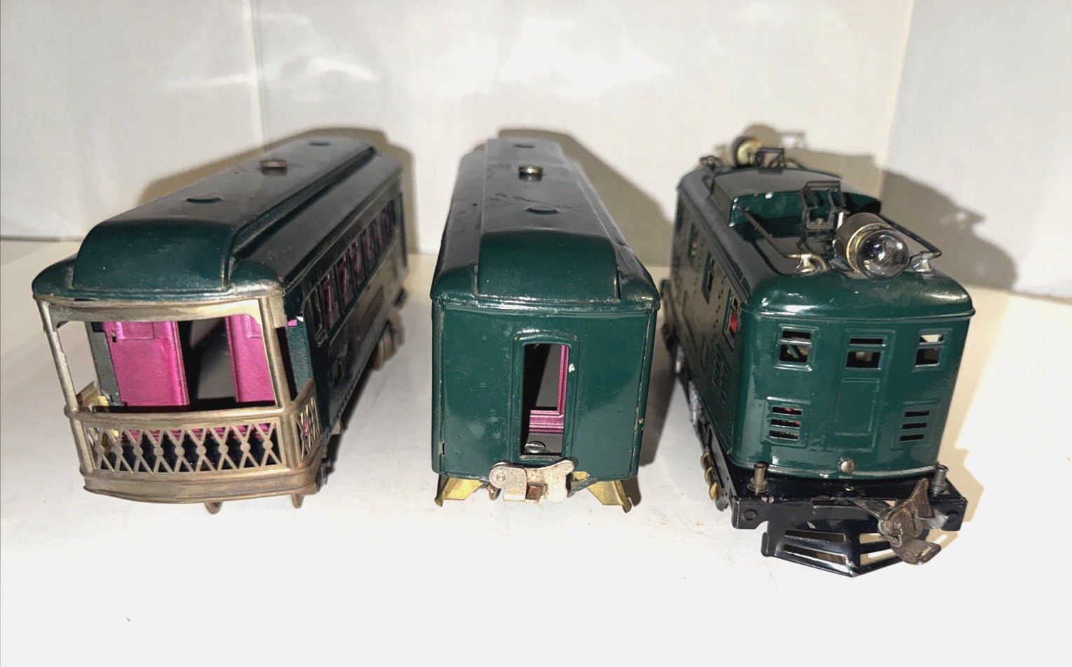 LIONEL PREWAR O GA. 251E ELECTRIC BOX LOCO & 605, 606 LIGHTED PASSENGER CAR SET
