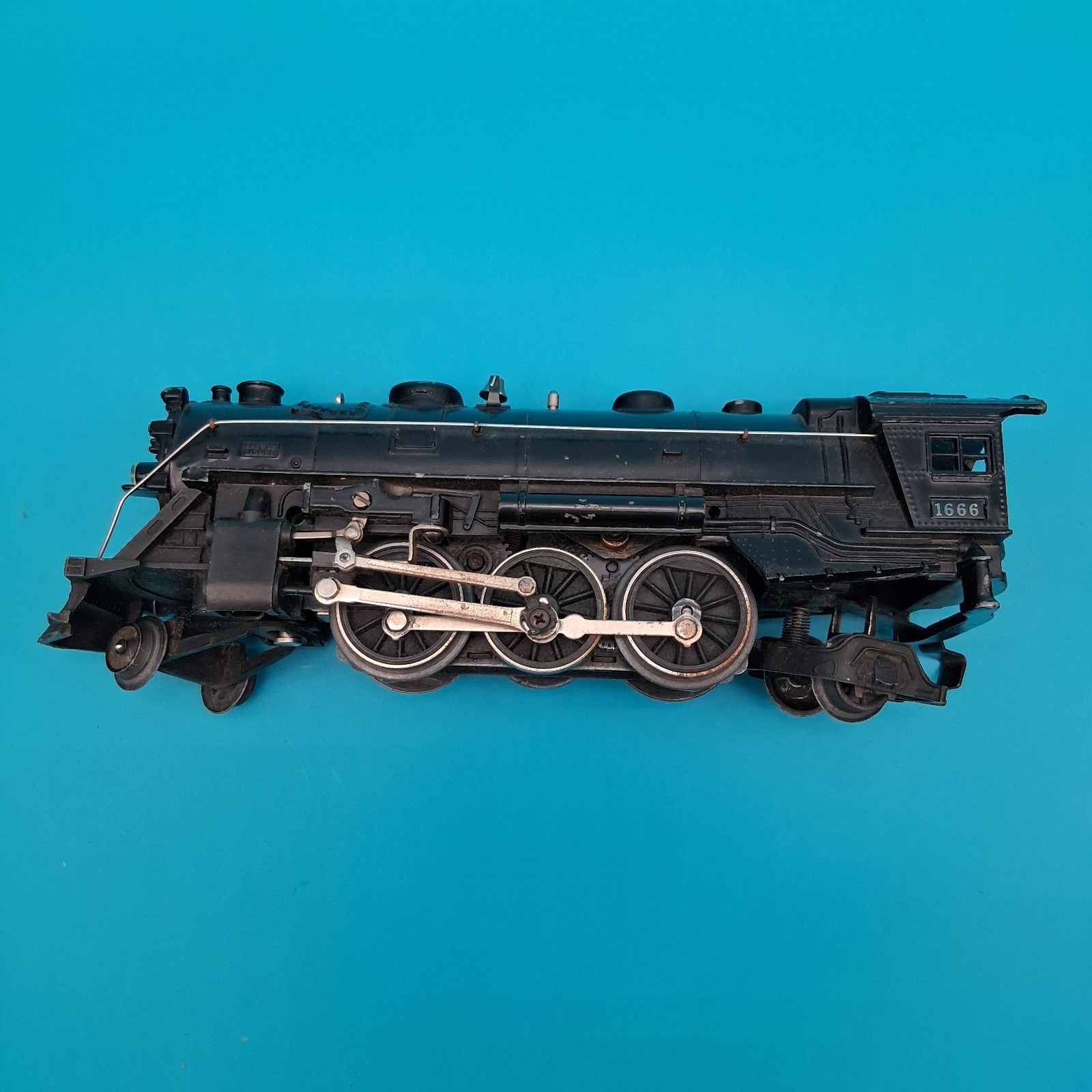 Lionel 1666 2-6-2 Locomotive & 2466WX Tender Original Boxes & Inserts RUNS