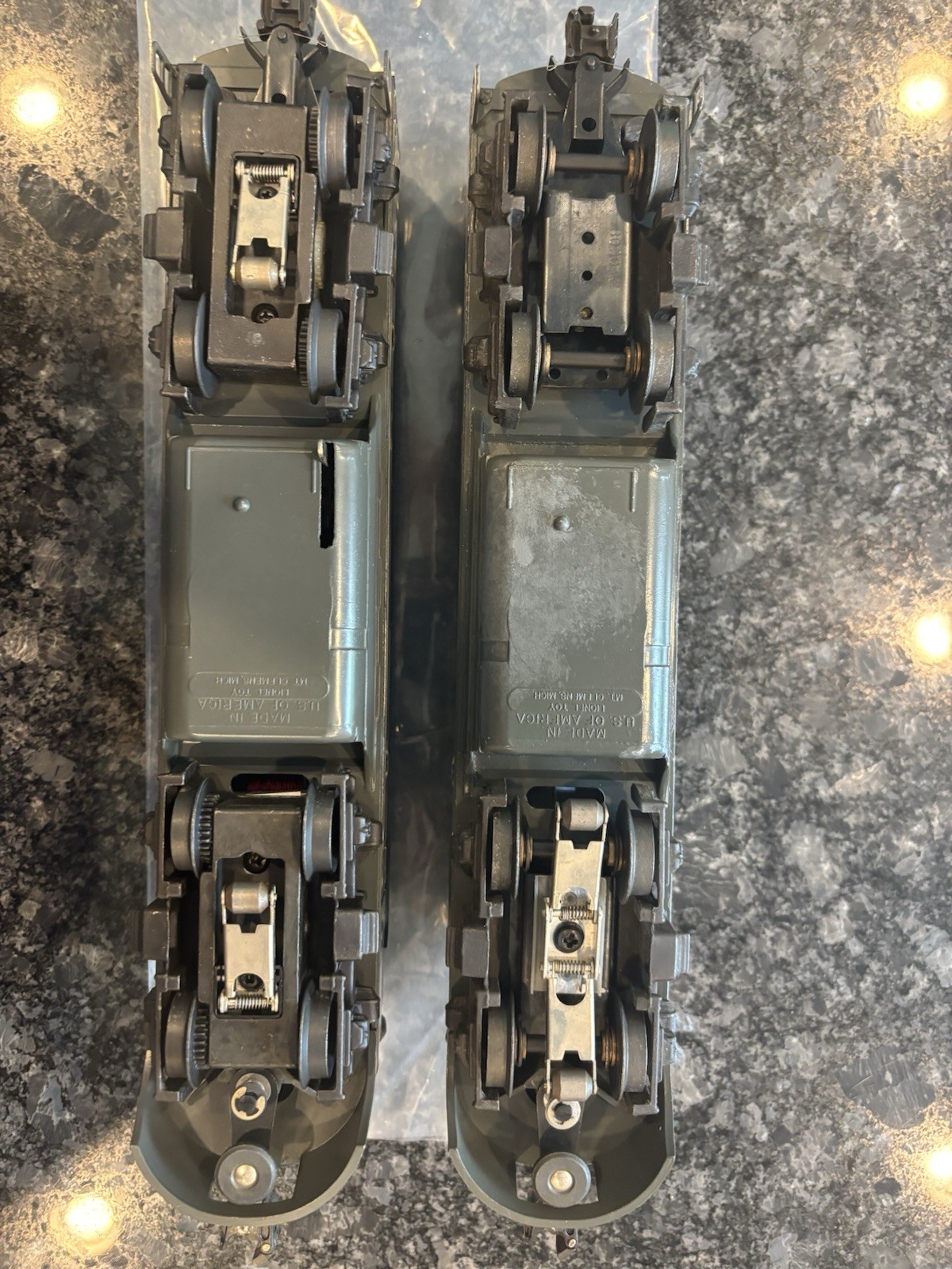 Lionel 8370 8372 New York Central F3AA Diesel Locomotives – Unrun – Original Box