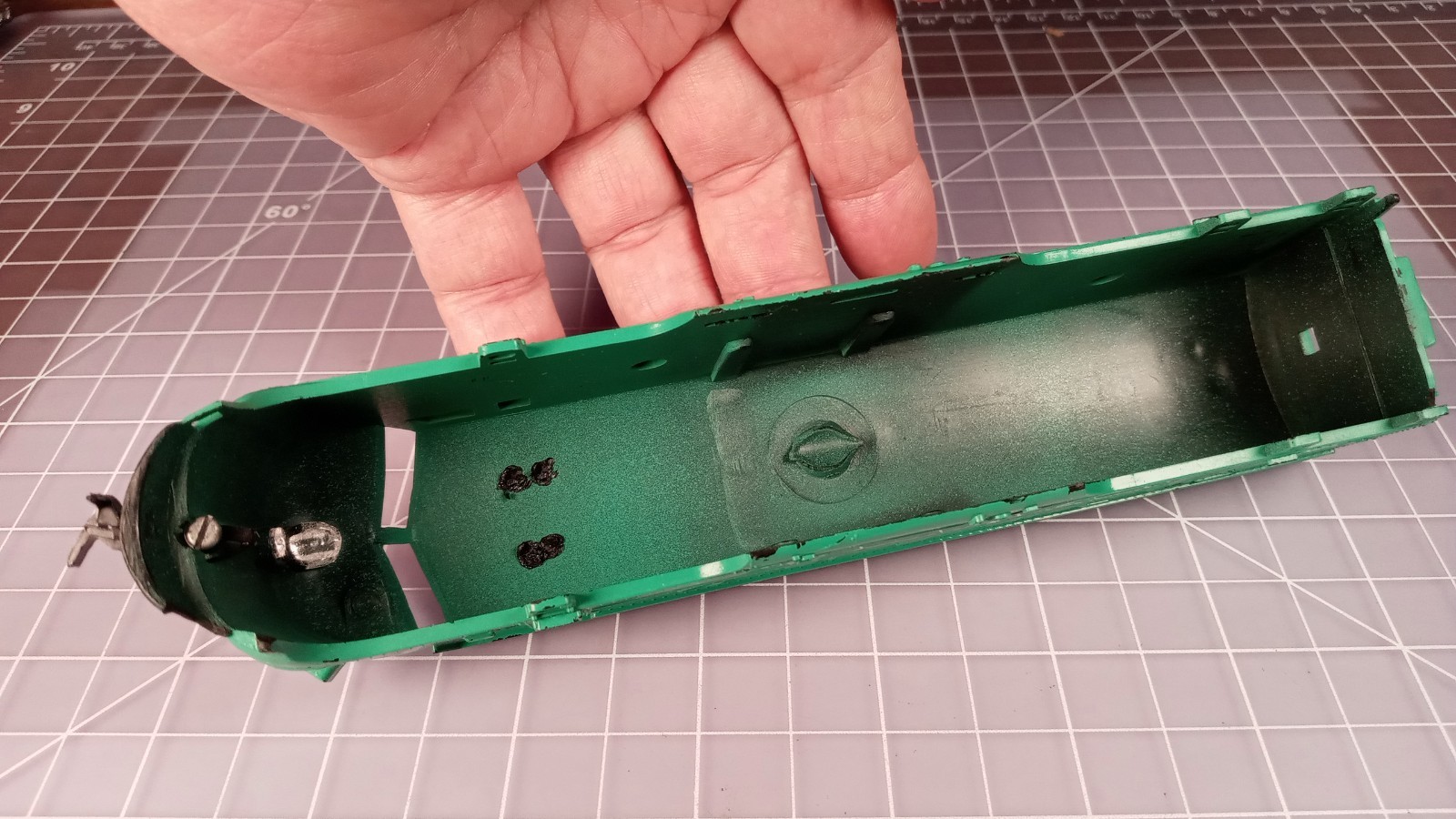 HO SHELL green Penn Central F7A, nose insert, screw down coupler BCK