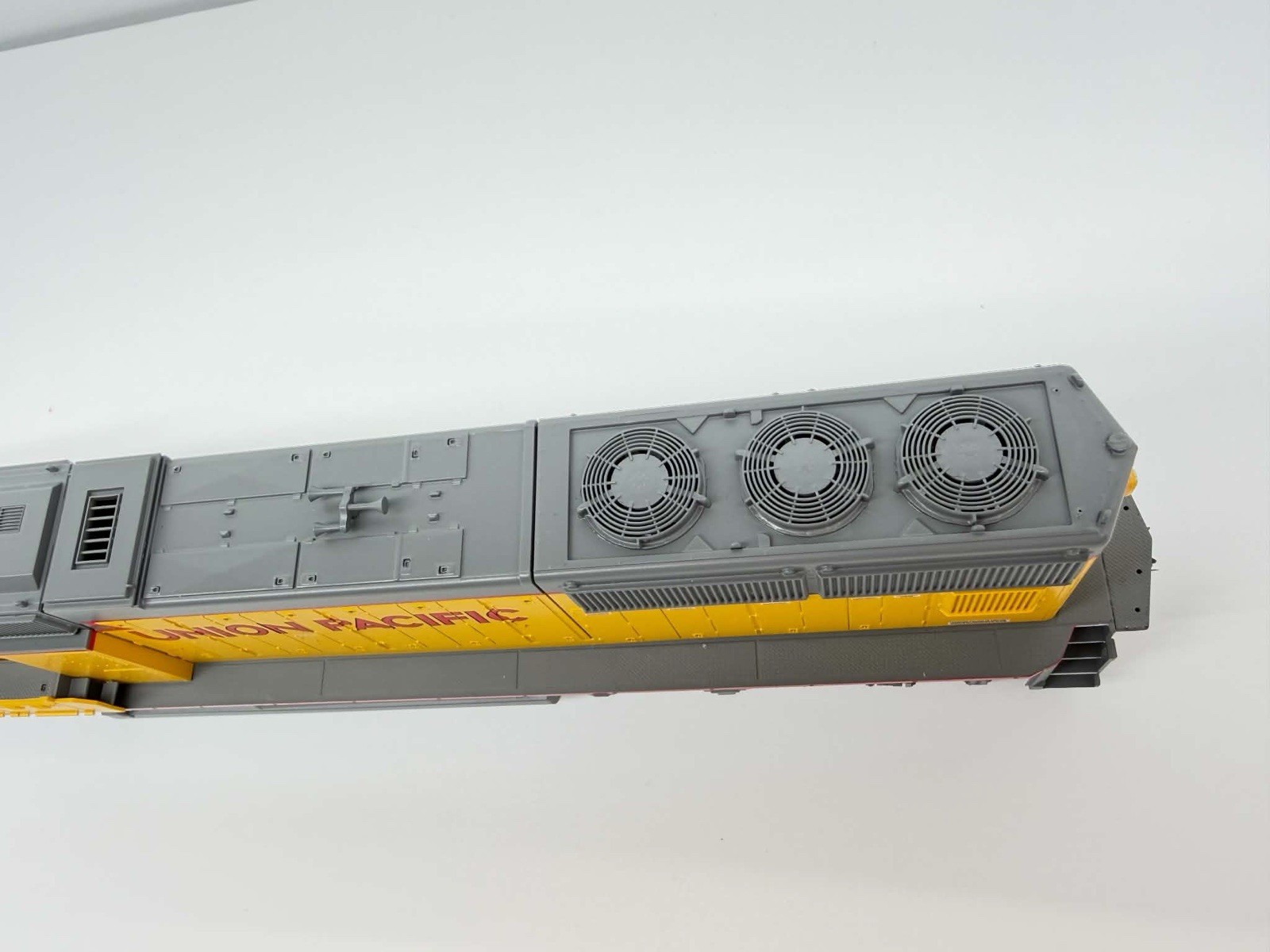 Genesis Athearn HO SD70M Union Pacific #4014 0G6152 Diesel Locomotive MINT OOP