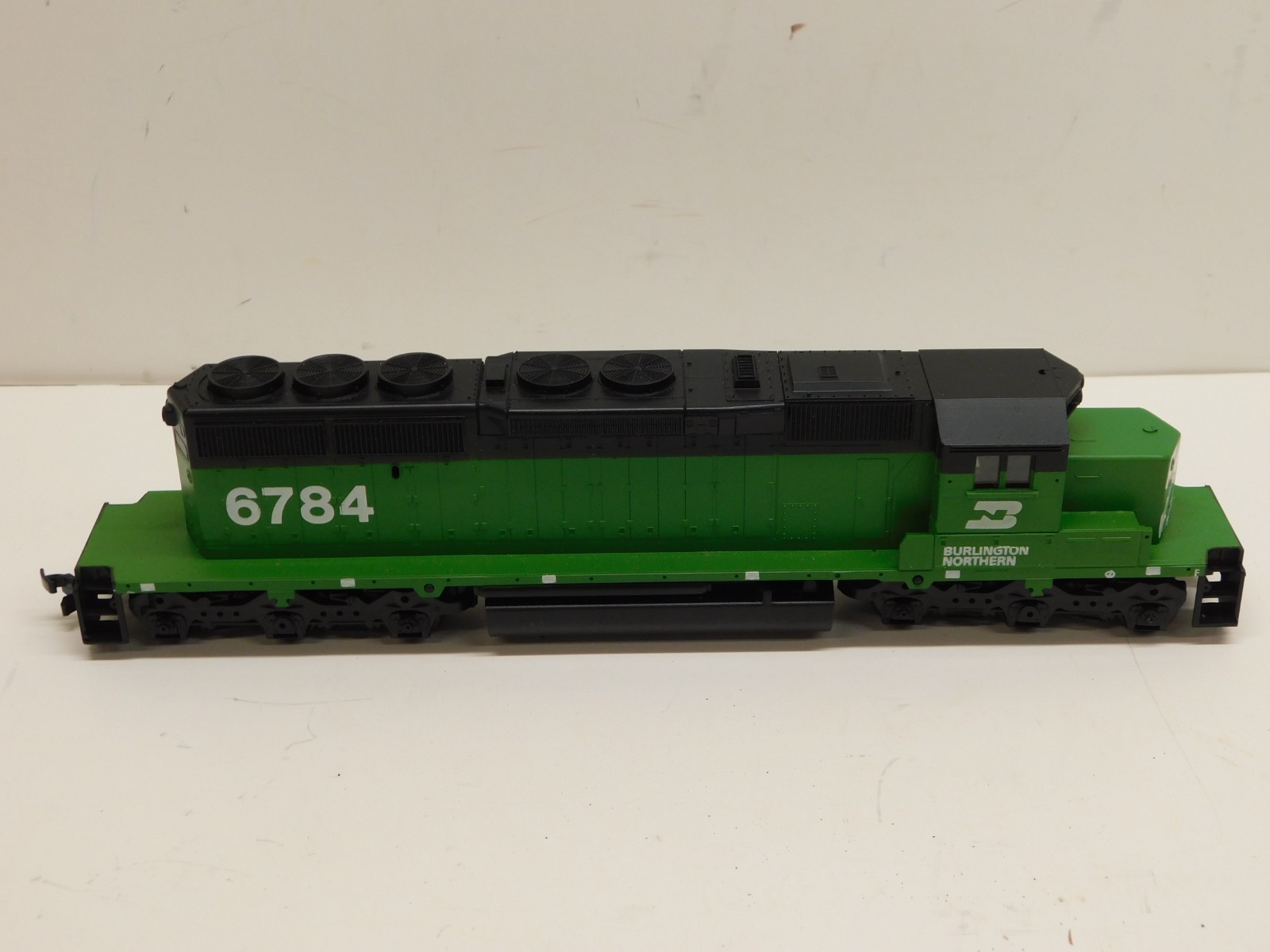 Athearn Blue Box Burlington Northern SD40-2 Diesel Engine #6784-Unpowered Dummy