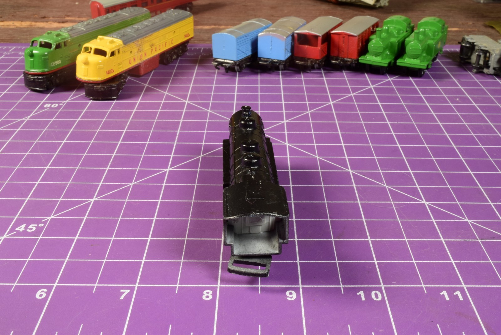 N/OOO SCALE – Lone Star Treble-O-Trains 0-8-0 Steam Locomotive