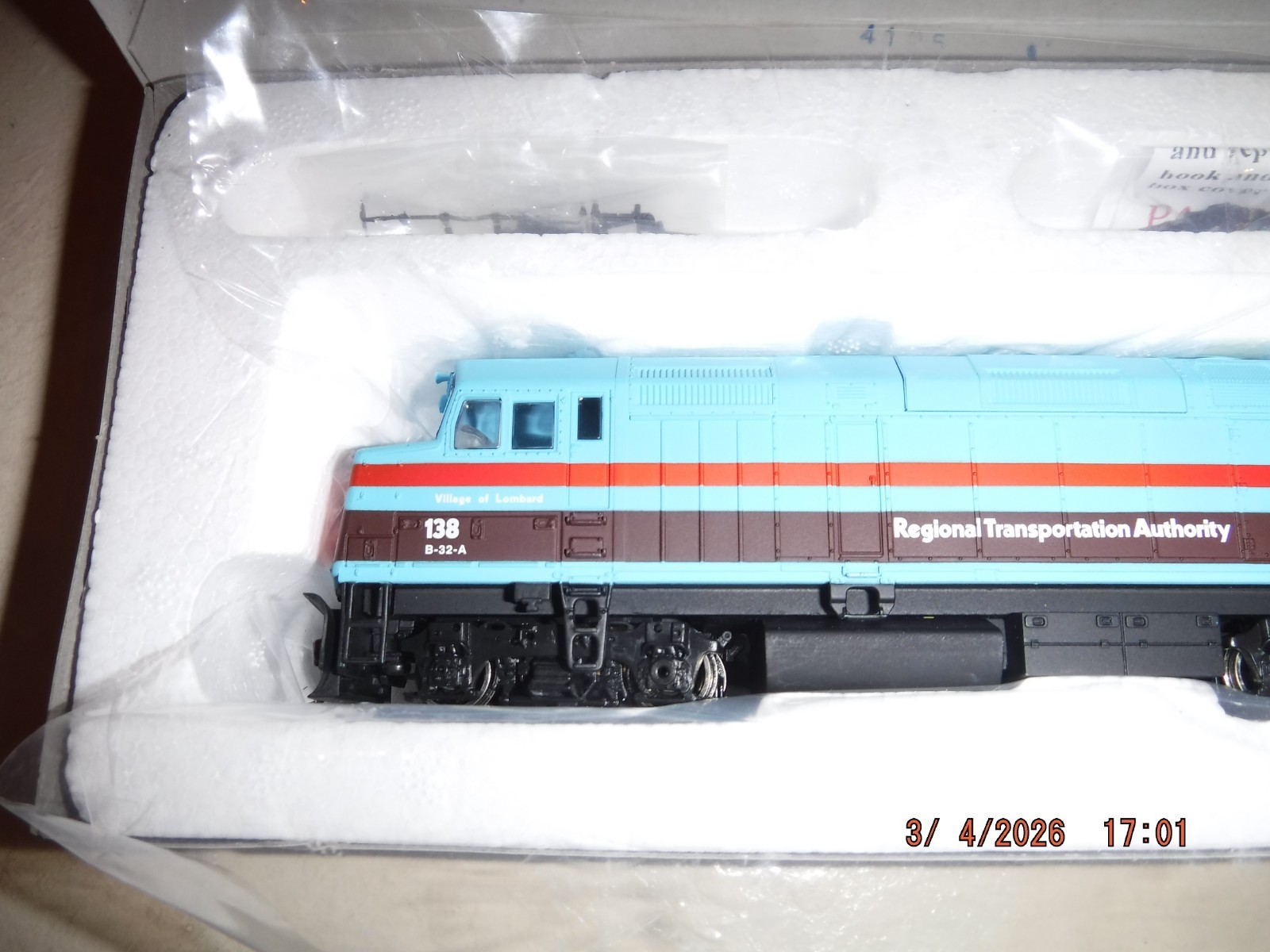 TRAINLINE HO EMD F40Ph CHICAGO RTA VILLAGE OF LOMBARD LOCOMOTIVE #138 – NOS-NEW!