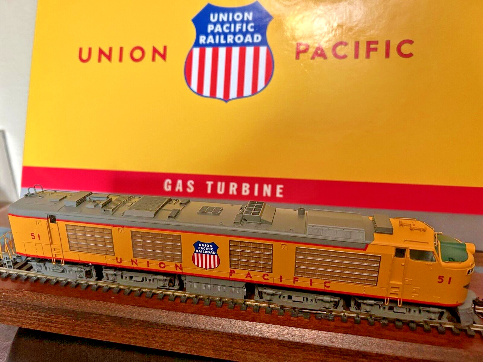 UNION PACIFIC – GAS TURBINE #51 LOCO – DC/DCC plug HO Scale – NEW RTR OOP