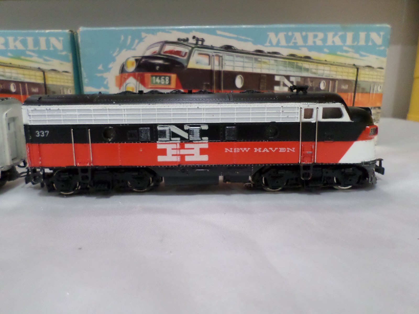 Marklin 3062 /4062 HO New Haven F7 Locomotive, 3 rail, (Analogue)
