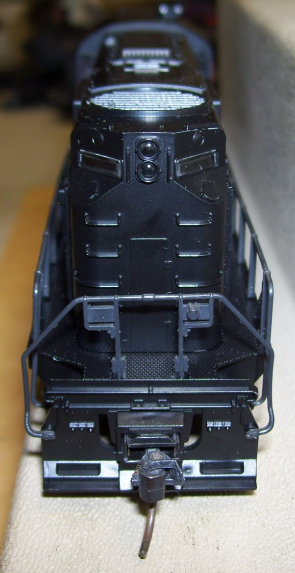 Atlas / Kato HO New Haven ALCO RS-11 Locomotive #1409, in Excellent Condition