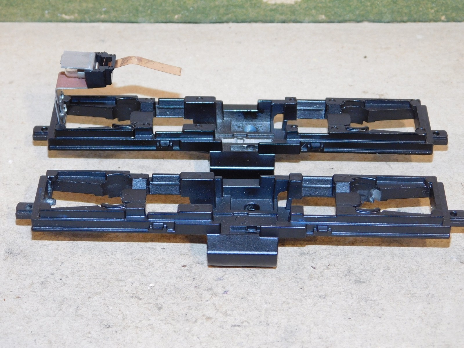 Athearn HO Parts SW-1500 SW-1000 Pair of Diesel Locomotive Frames