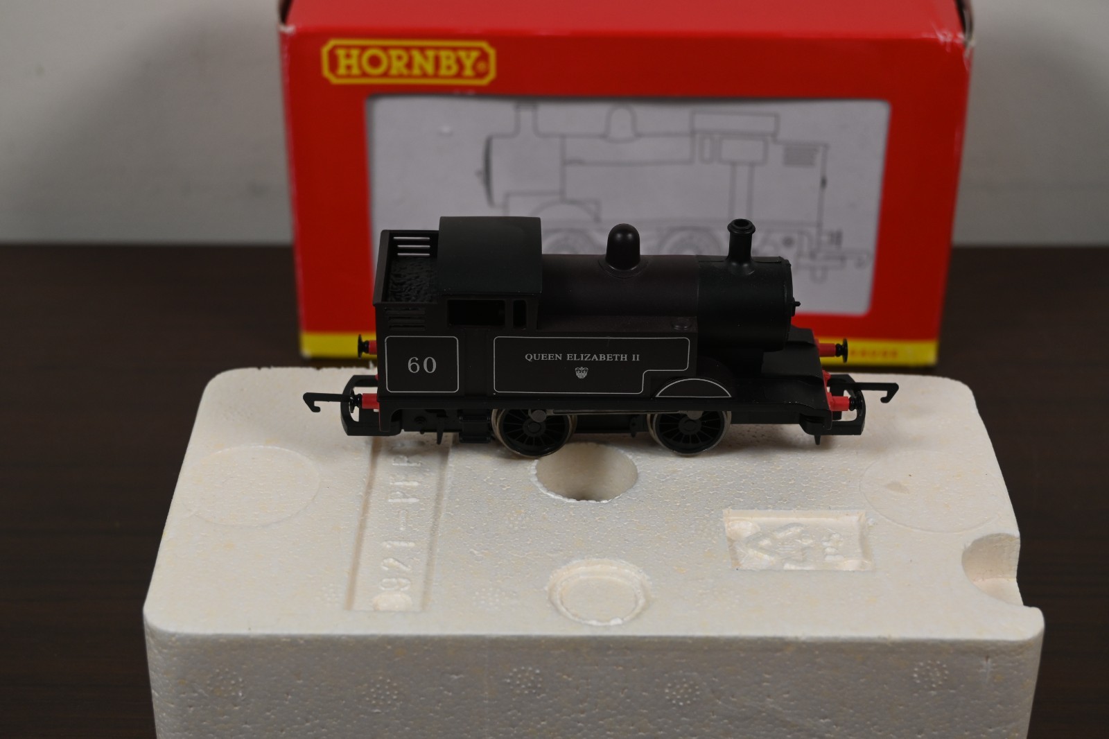 Hornby OO Gauge R2877 BR 0-4-0T: 2009 Collector Club Locomotive