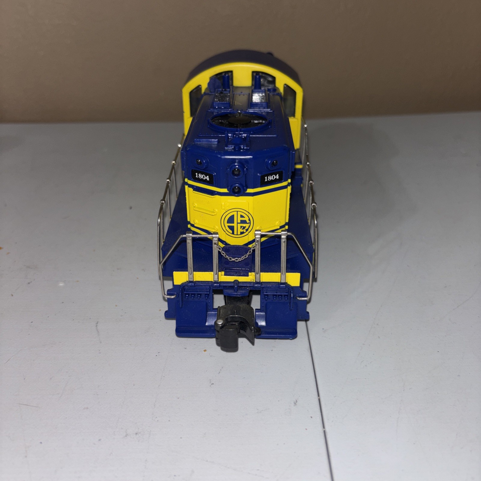 RMT American Railroad Legends RMT-4332 Alaska #1804 GP Diesel Loco tested