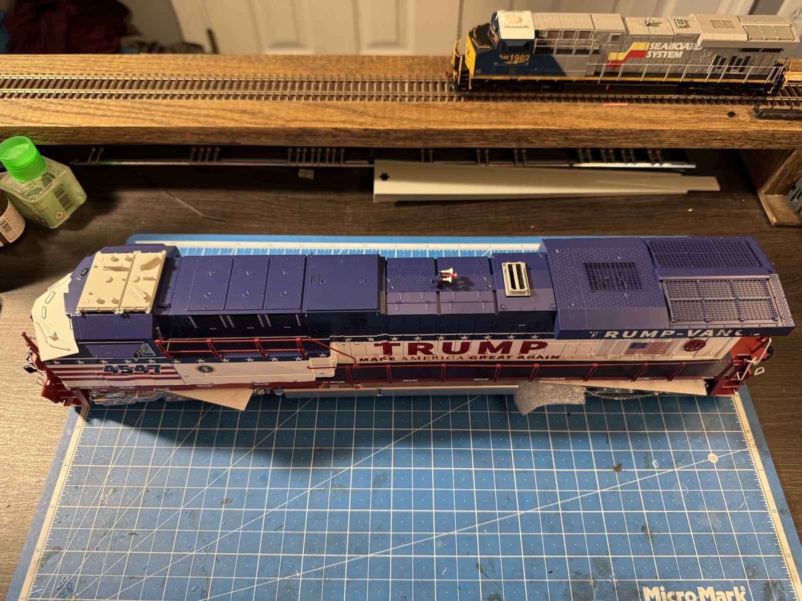 LIONEL Legacy ES44AC Legacy Station Custom Trump 4547