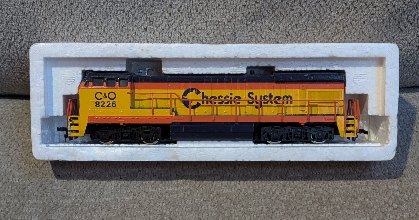 NOS Used Bachmann HO Scale Diesel Locomotive Chessie System C&O #8226 BQ23-7
