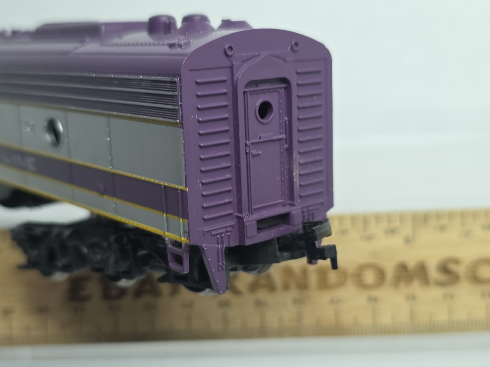 AHM/Mehano HO Scale ACL Atlantic Coast Line E8 Diesel Loco AA Power & Dummy Runs