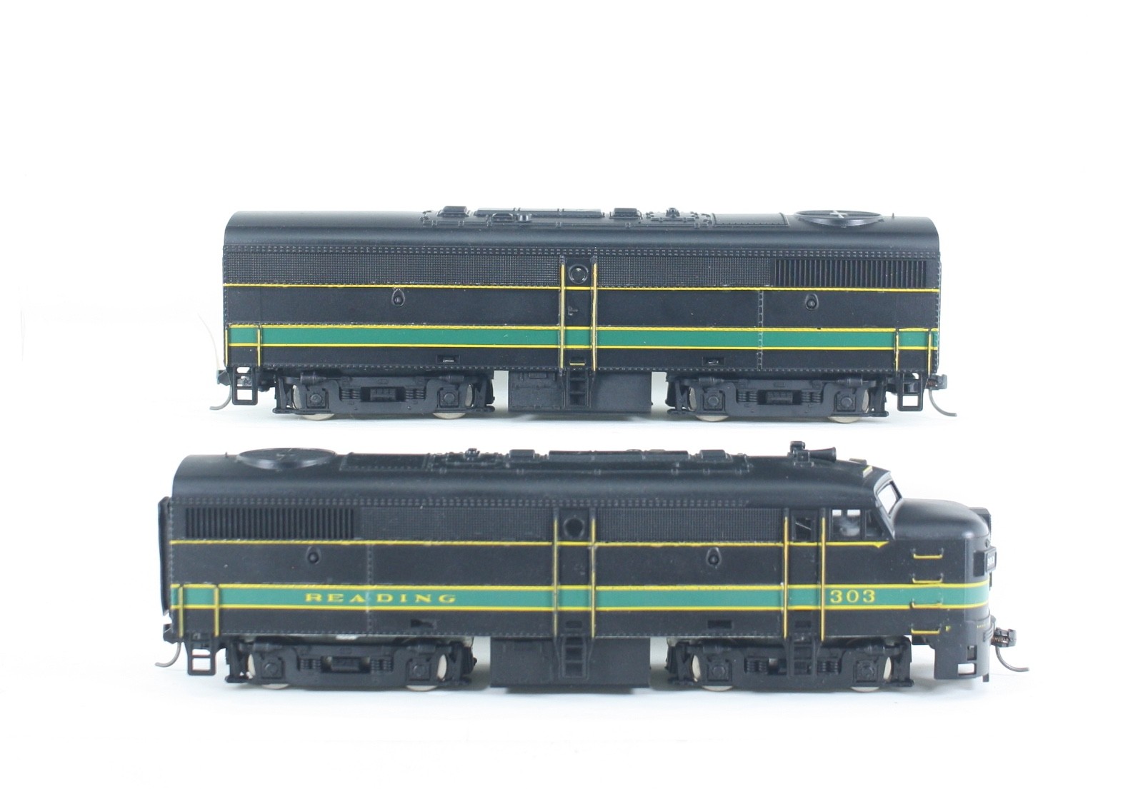 HO Model Power / Roco Reading FA-2 FB-2 Diesel Locomotive Set Powered & Dummy