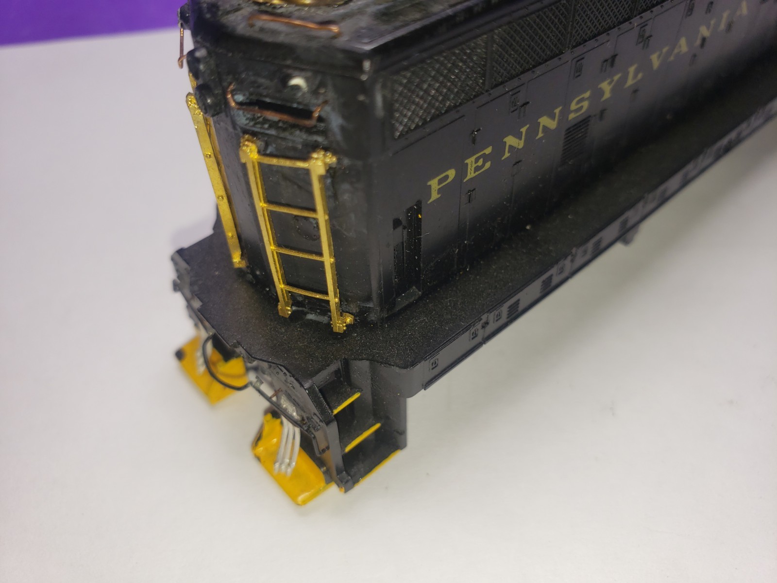 SD9 SHELL ONLY PENNSYLVANIA RAILROAD 7607 ATHEARN HO SCALE NO LENSES SEE PHOTOS