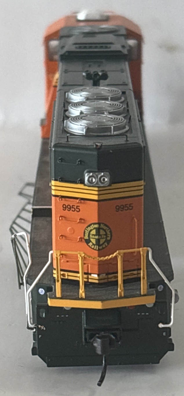Athearn Genesis BNSF SD-70MAC Orange #9955 Locomotive HO Scale DC (Working)